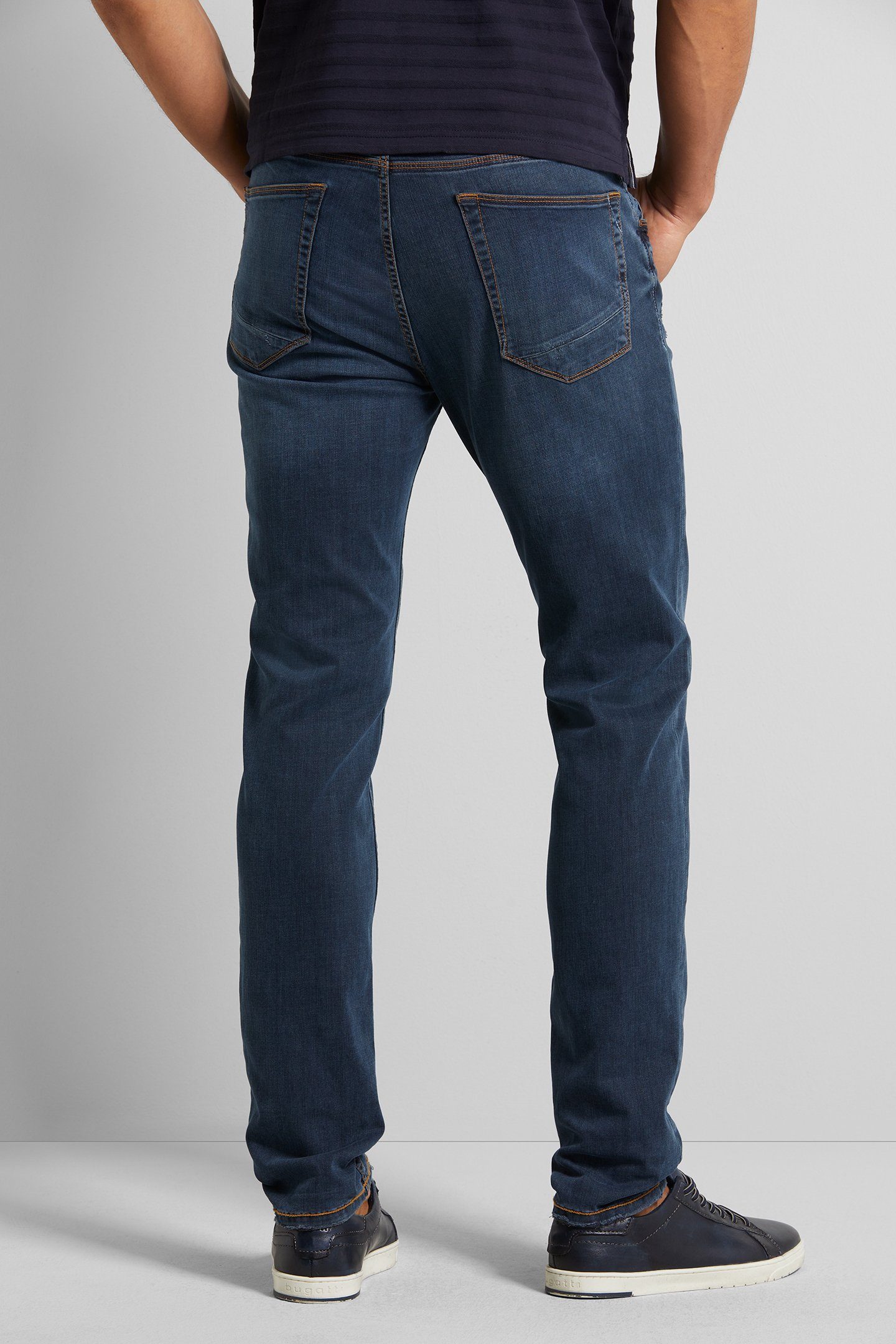 bugatti 5-Pocket-Jeans aus der Respect Kollektion Nature dunkelblau