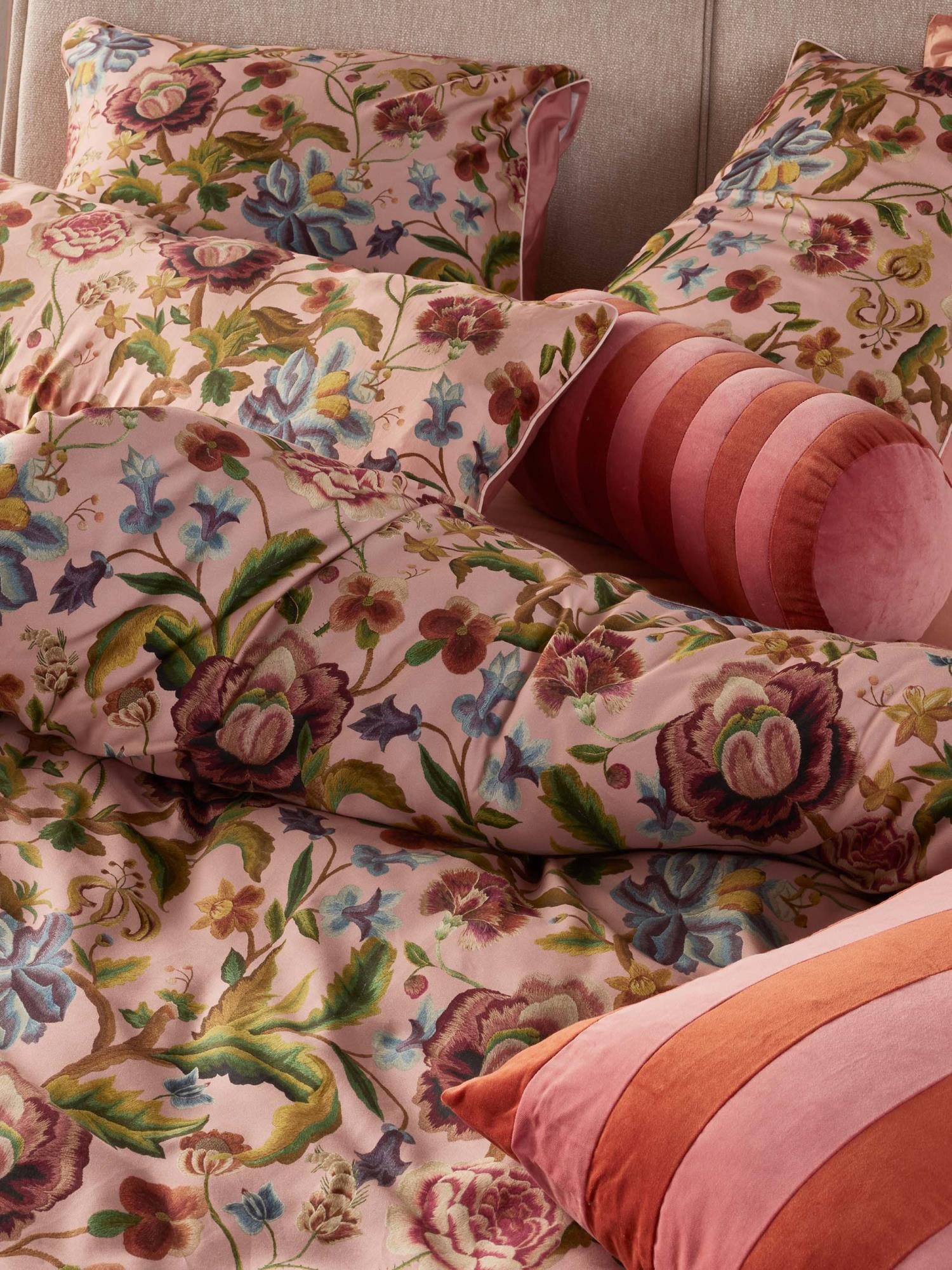 Essenza Dekokissen Roselina, mit romantischem Blumenprint