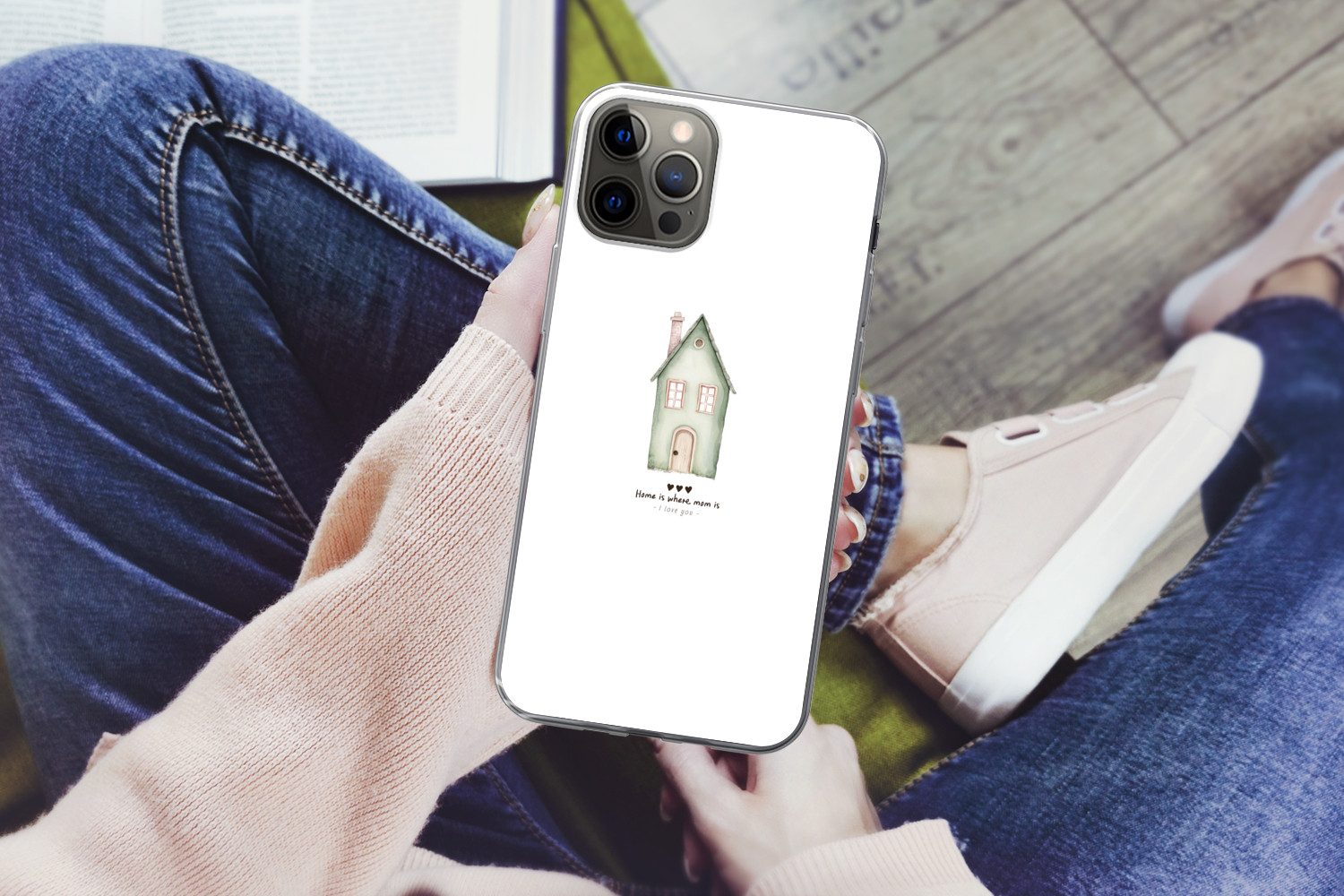 MuchoWow Handyhülle für Apple iPhone 13 Pro Max Landhaus - Grün - Text - Liebevoll, Smartphone-Bumper, Print, Handy Schutzhülle Dünn