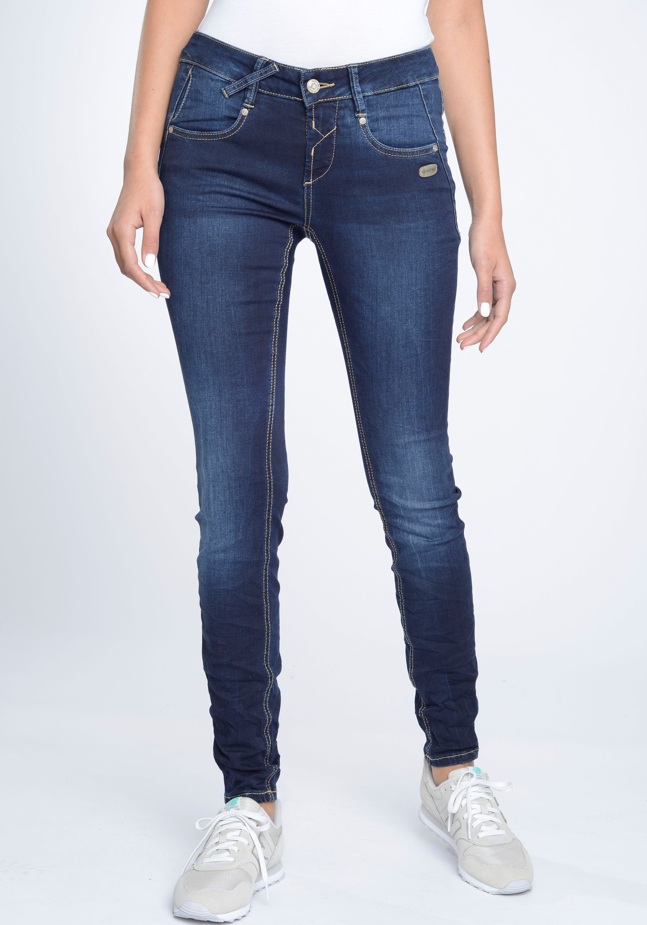 GANG Skinny-fit-Jeans Perfekter Sweatshirts für Stylingpartner Blusen Shirts, oder vorne, mit gekreuzten Gürtelschlaufen 94Nele links