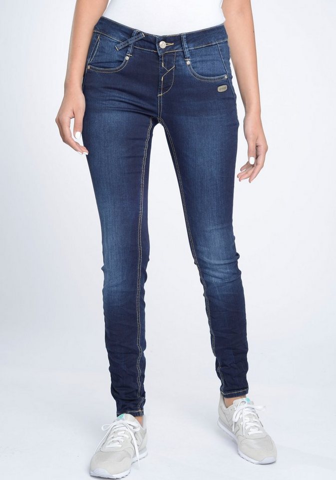 GANG Skinny-fit-Jeans 94Nele mit gekreuzten Gürtelschlaufen links vorne,  Perfekter Stylingpartner für Shirts, Blusen oder Sweatshirts