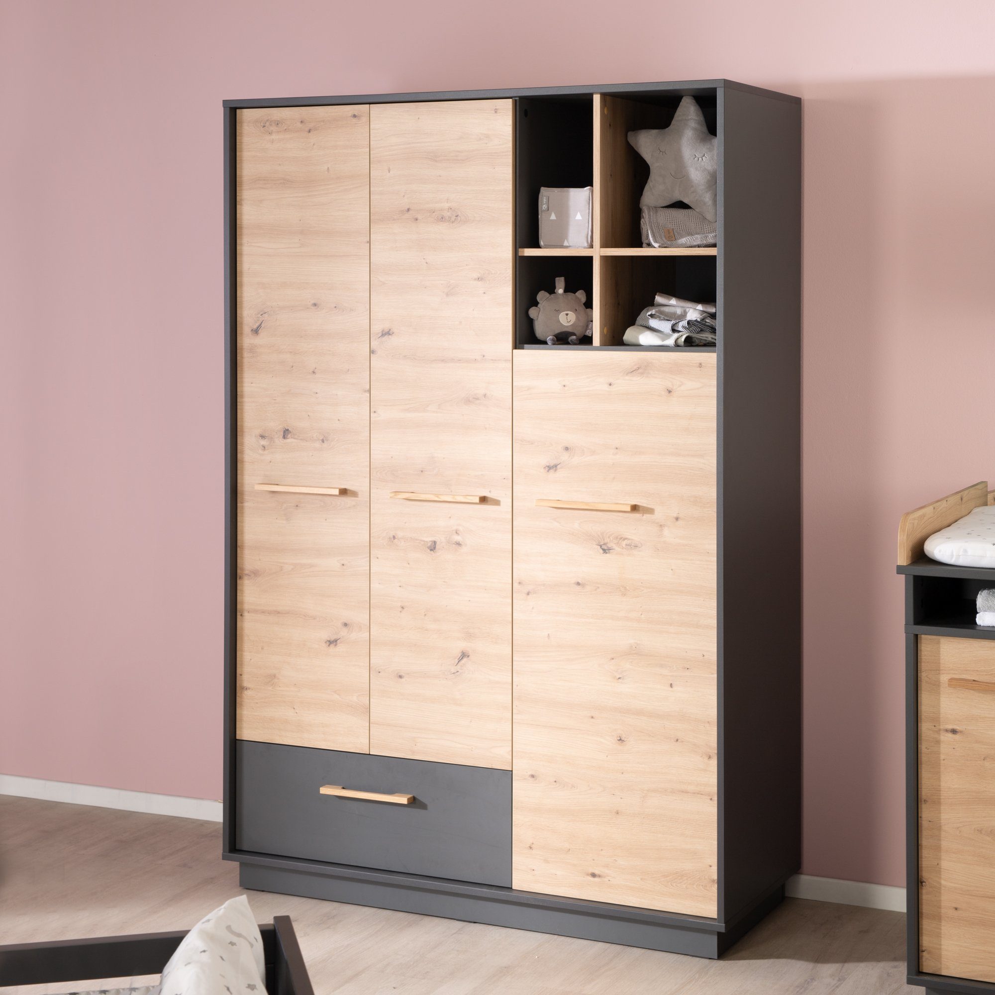 roba® Kinderkleiderschrank Lenn Inkl. Schublade, offenem Fach & Griffen aus massiver Eiche