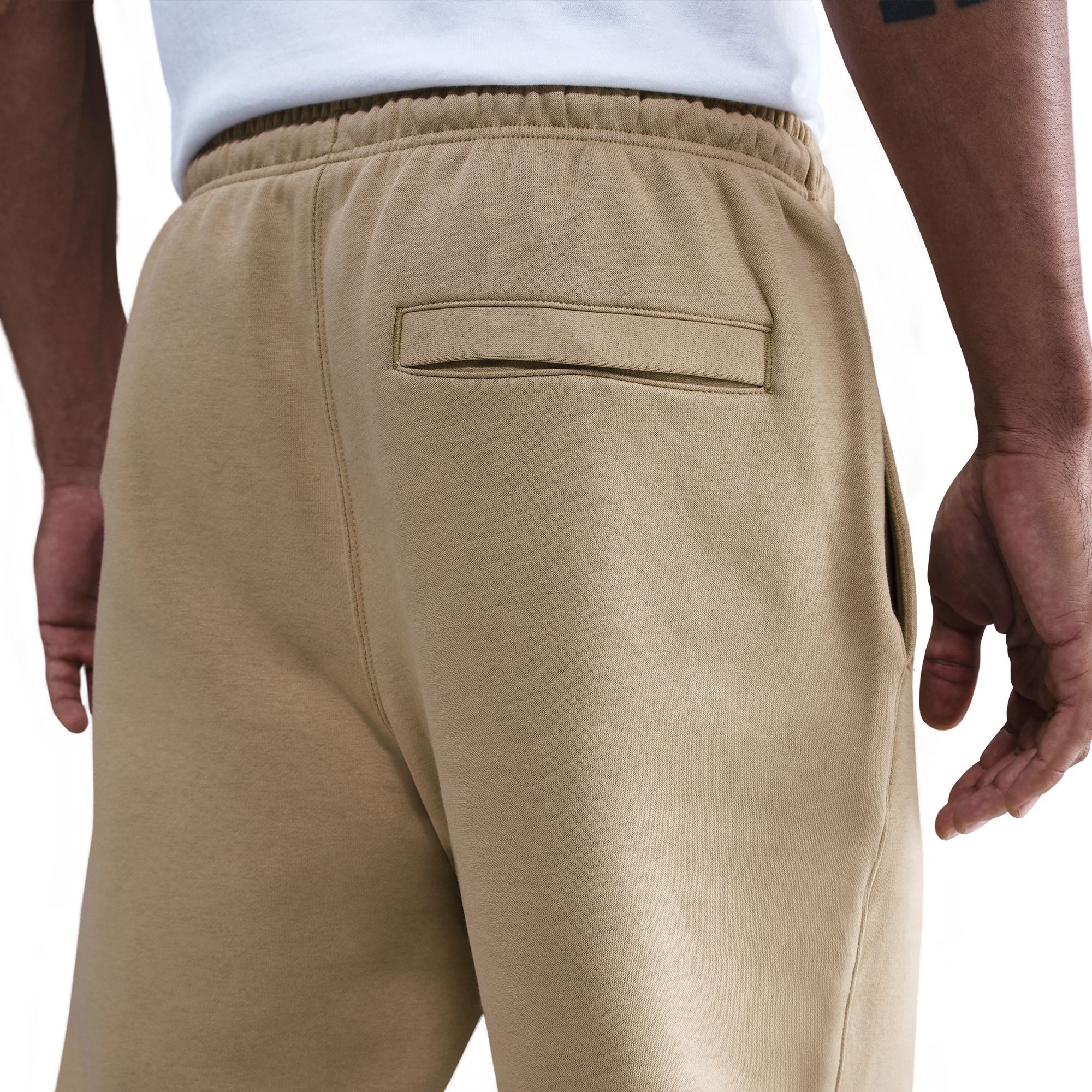 Nike Sportswear Sporthose M NK CLUB BB CUFF PANT aus Baumwolle und Polyester, mit angerautem Fleece