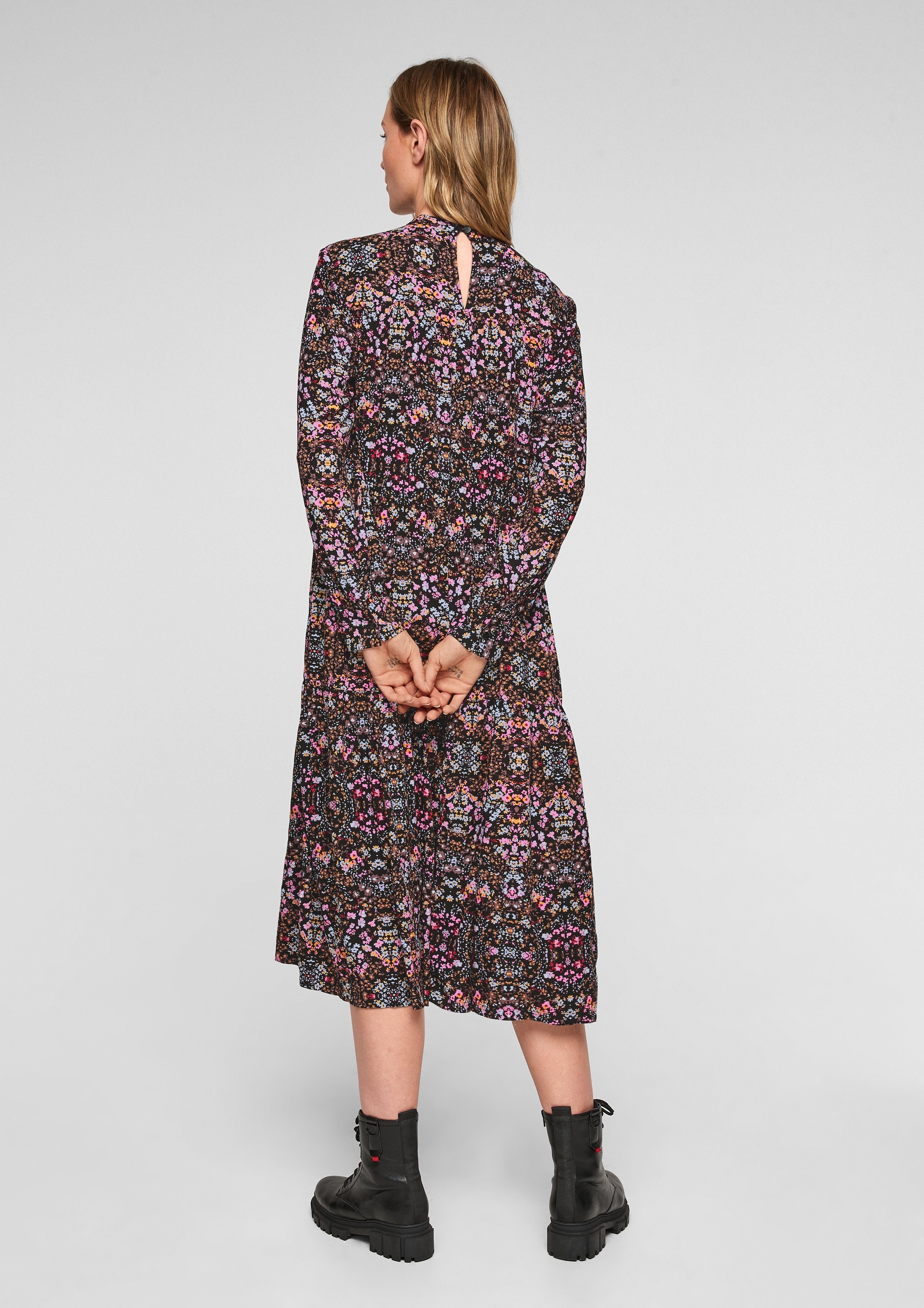 Damen Kleider Q/S by s.Oliver Minikleid Stufenkleid mit Blumenmuster Ziernaht