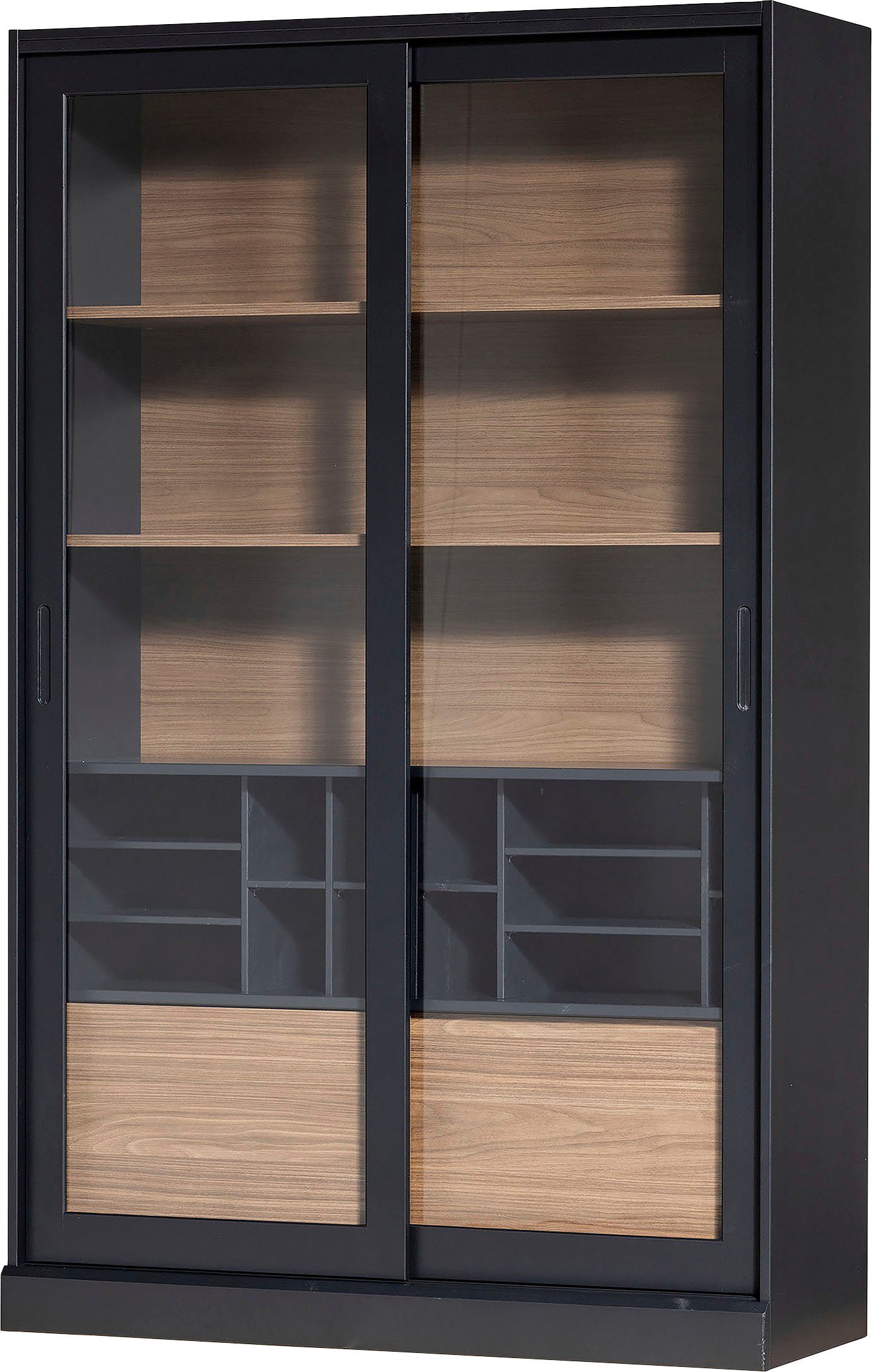 WOOOD Vitrine James mit FSC® Massivkiefer und Glasdekor-Türen B125 x T47 x H200 cm Tragkraft 15 kg pro Einlegeboden, MDF-Rückwand mit Nussbaumoptik