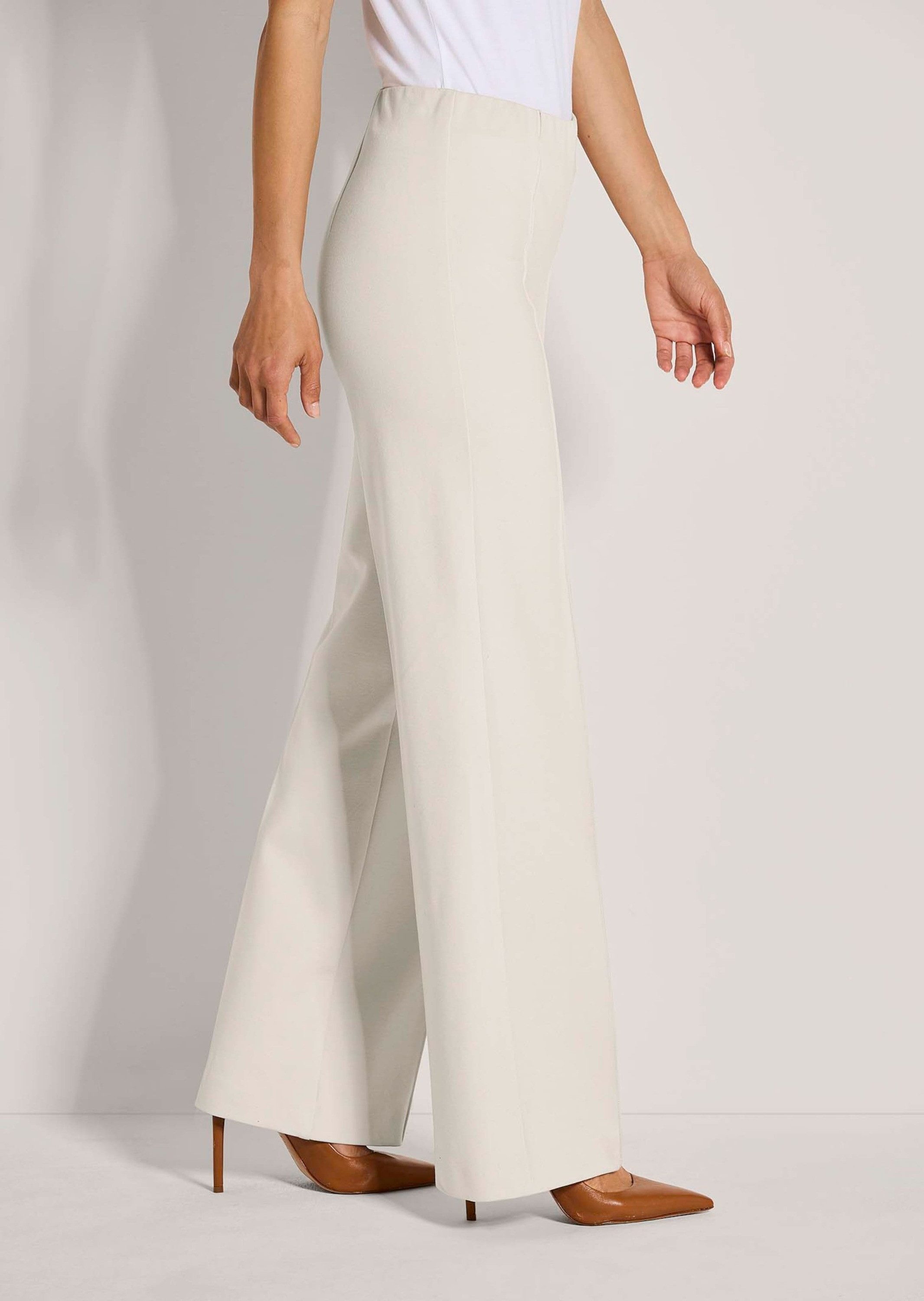 MADELEINE Jerseyhose Kurzgröße: Weite Jerseyhose mit Biesen Stoffhose mit weitem Bein, elastischem Bund und Biesen-Details