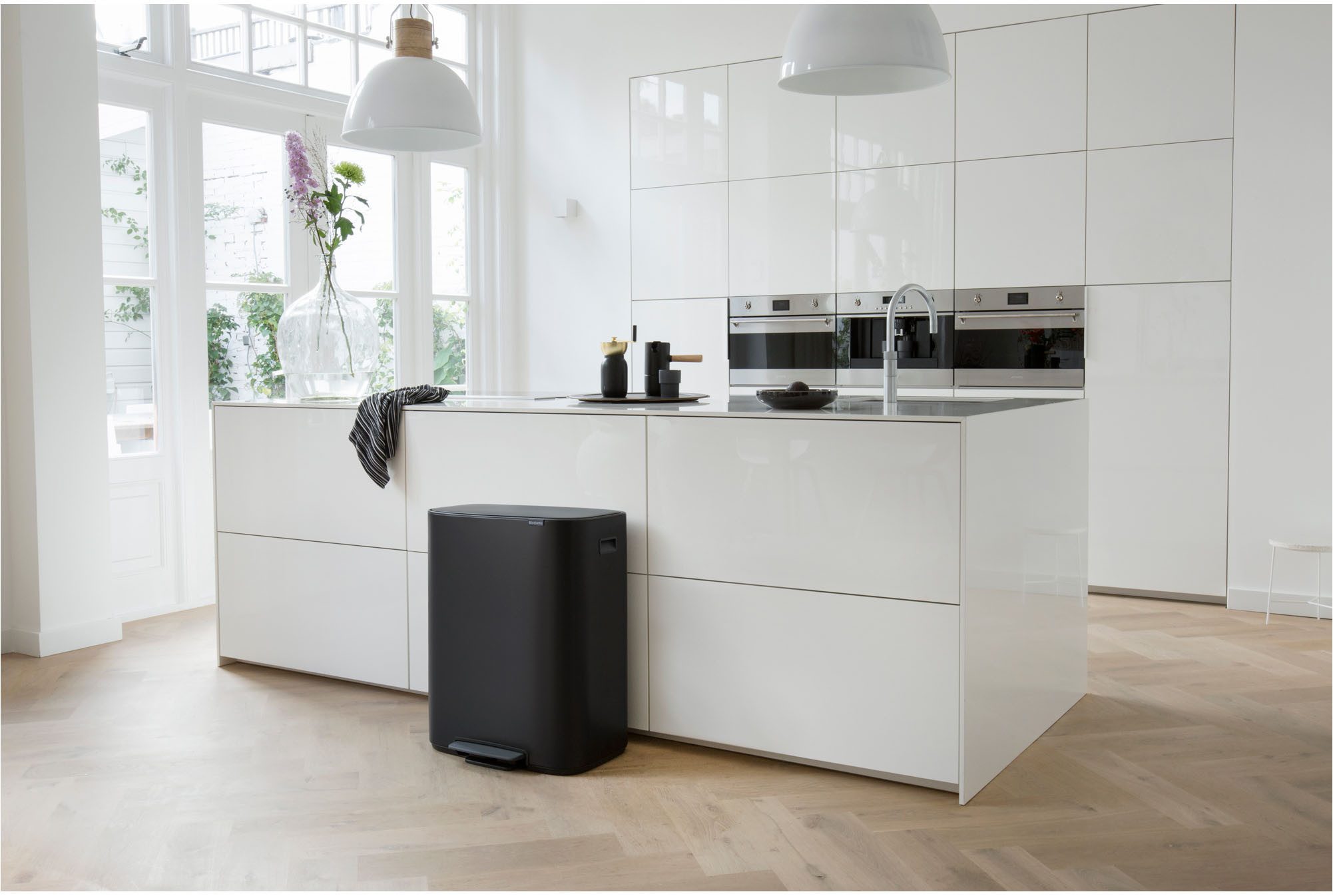 Brabantia Mülleimer Bo Treteimer, 2 x 30L, sanft schließender Deckel, mit leichter Pedalbedienung