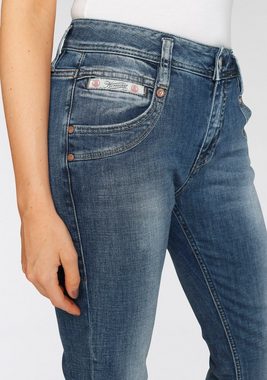 Herrlicher High-waist-Jeans RADINA RECYCLED DENIM mit leichtem Push-Up-Effekt