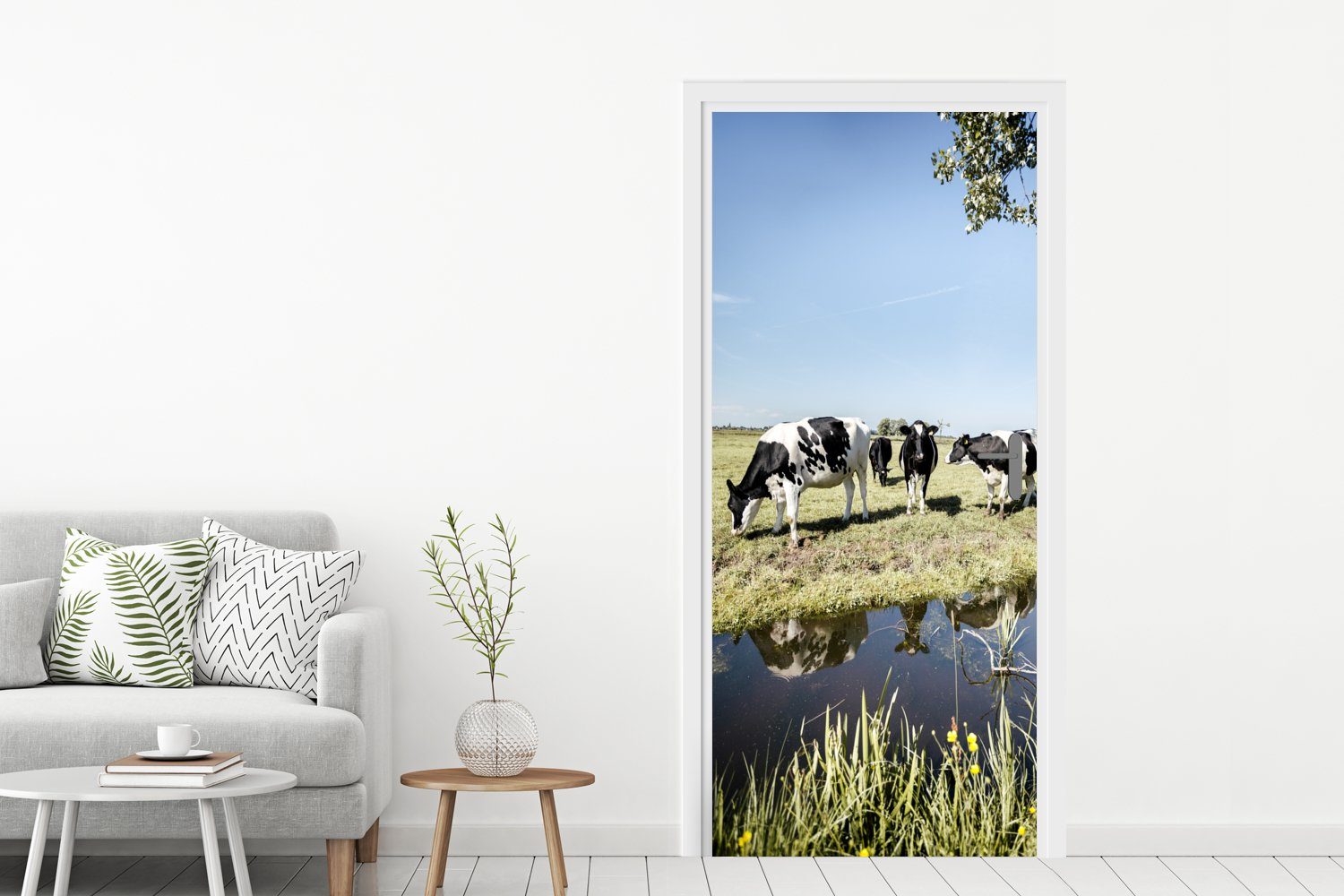 MuchoWow Türtapete Kühe 75x205 (1 St), - cm - Tür, Matt, Türaufkleber, Fototapete Wasser für Spiegelung, bedruckt