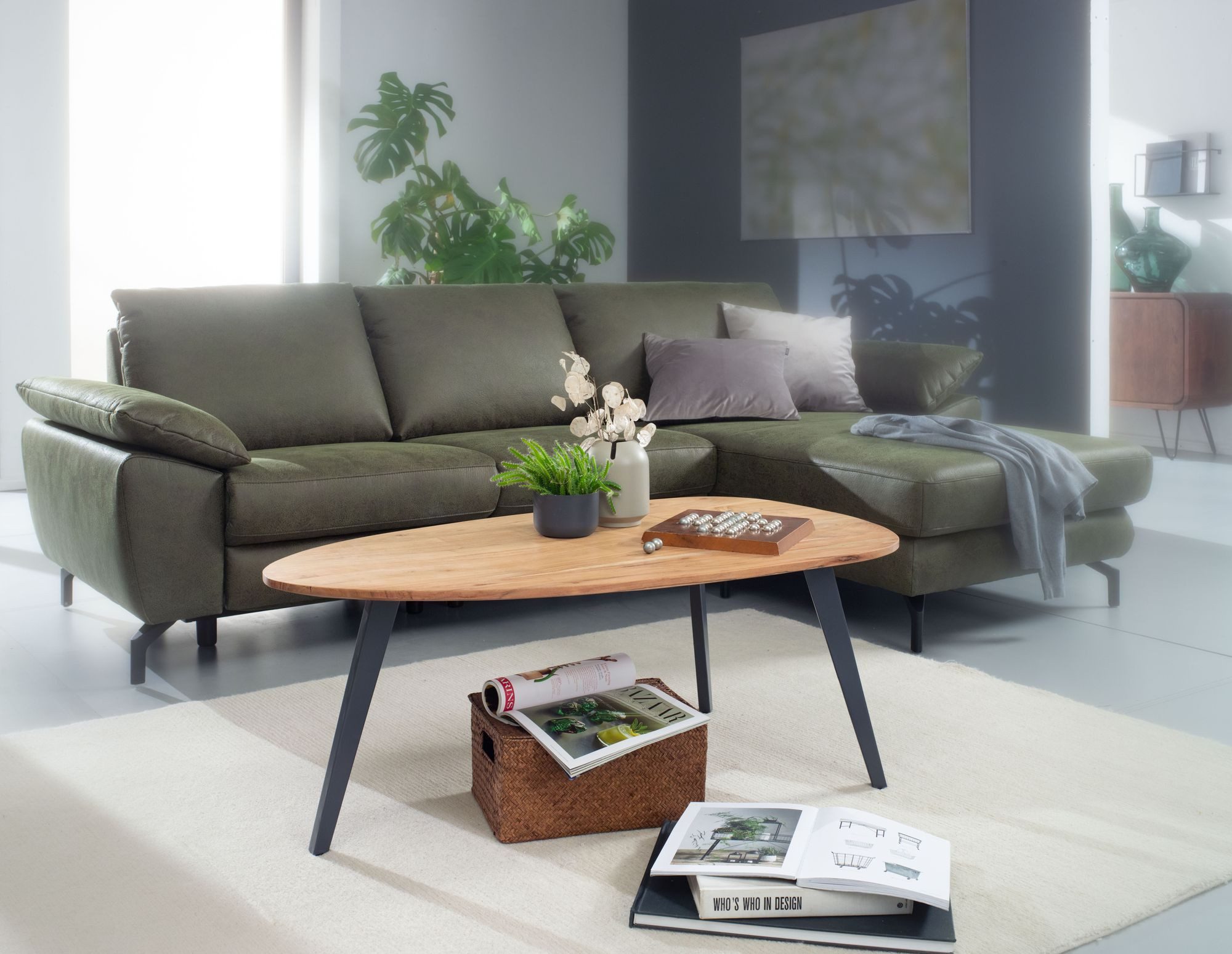 Wohnling Couchtisch WL6.157 Akazie 110x60cm Massivholz Wohnzimmertisch Holz/Metall Tisc (Akazie Massivholz 110 x 45 x 60 cm Nierenform), Wohnzimmertisch Dreibein, Holztisch Modern