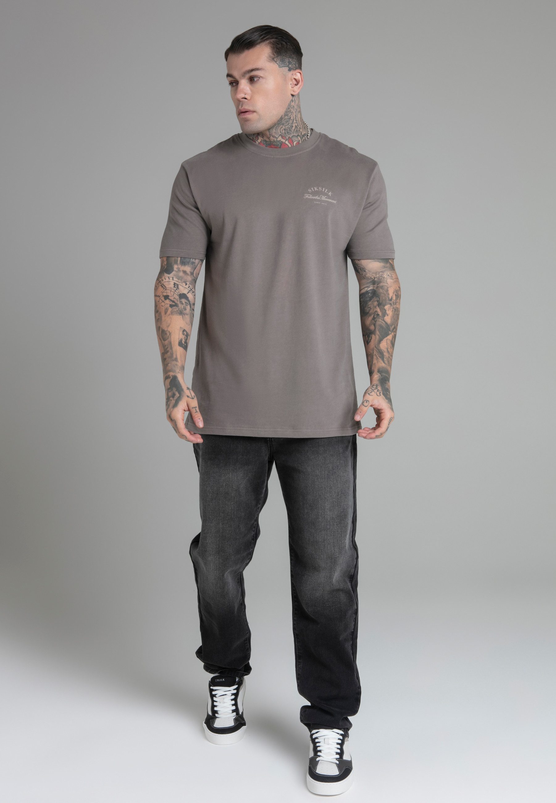 Siksilk T-Shirt SikSilk Herren Braunes Relaxed Fit T-Shirt günstig online kaufen