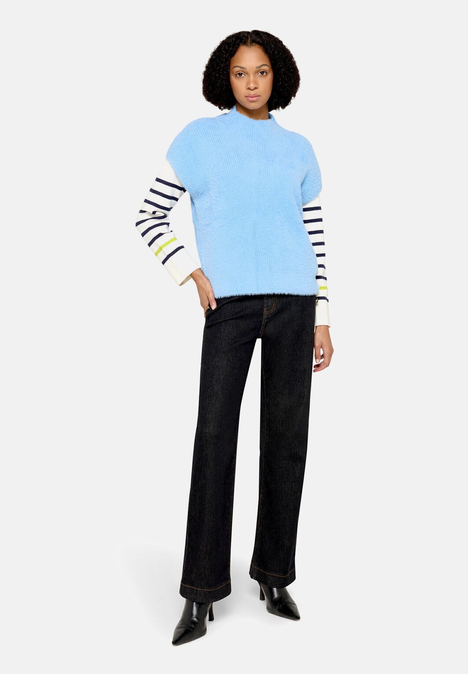 Cartoon Stricktop Damen mit Stehkragen