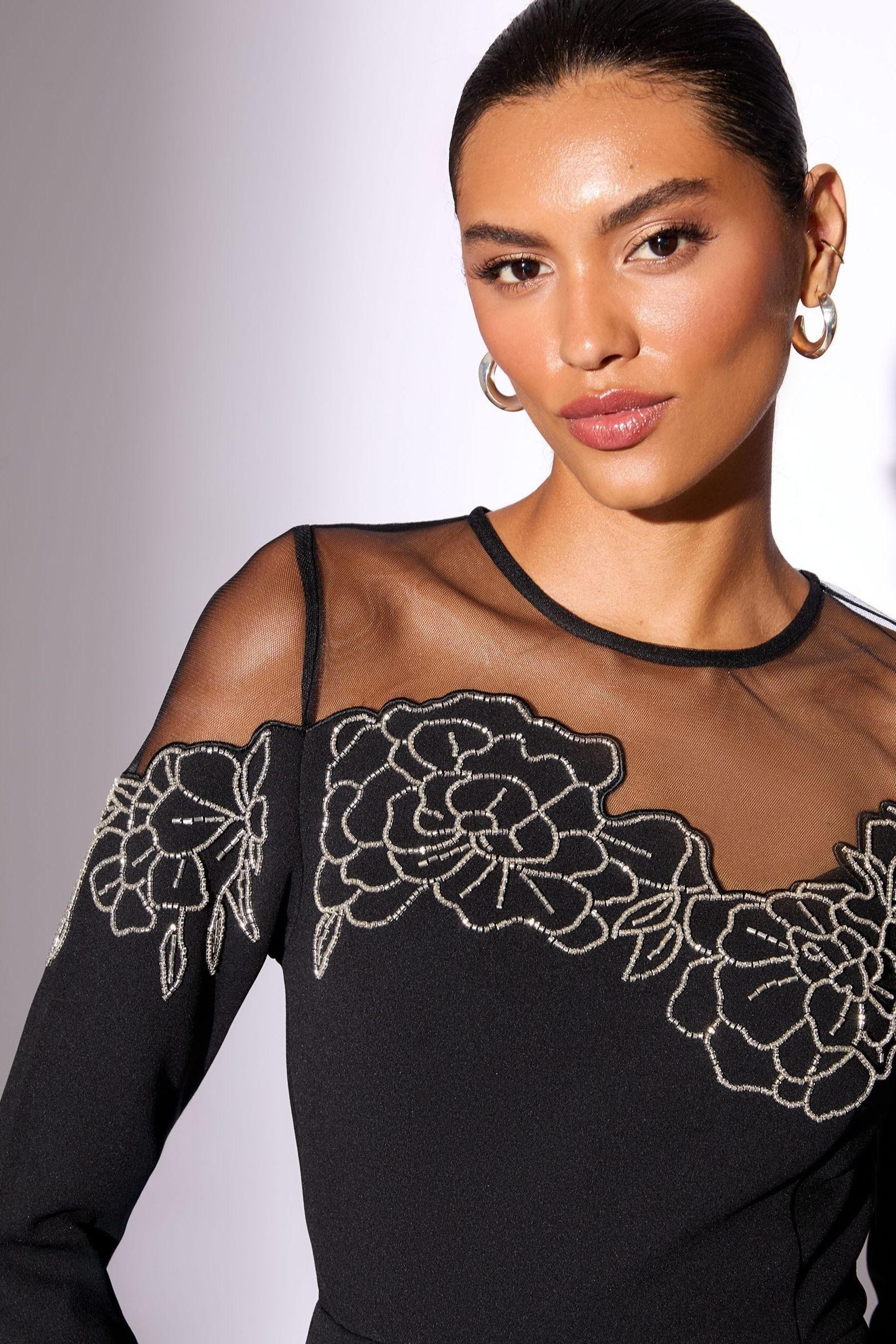 LIPSY Minikleid Lipsy Verziertes Skater-Minikleid mit Blumenmuster (1-tlg)