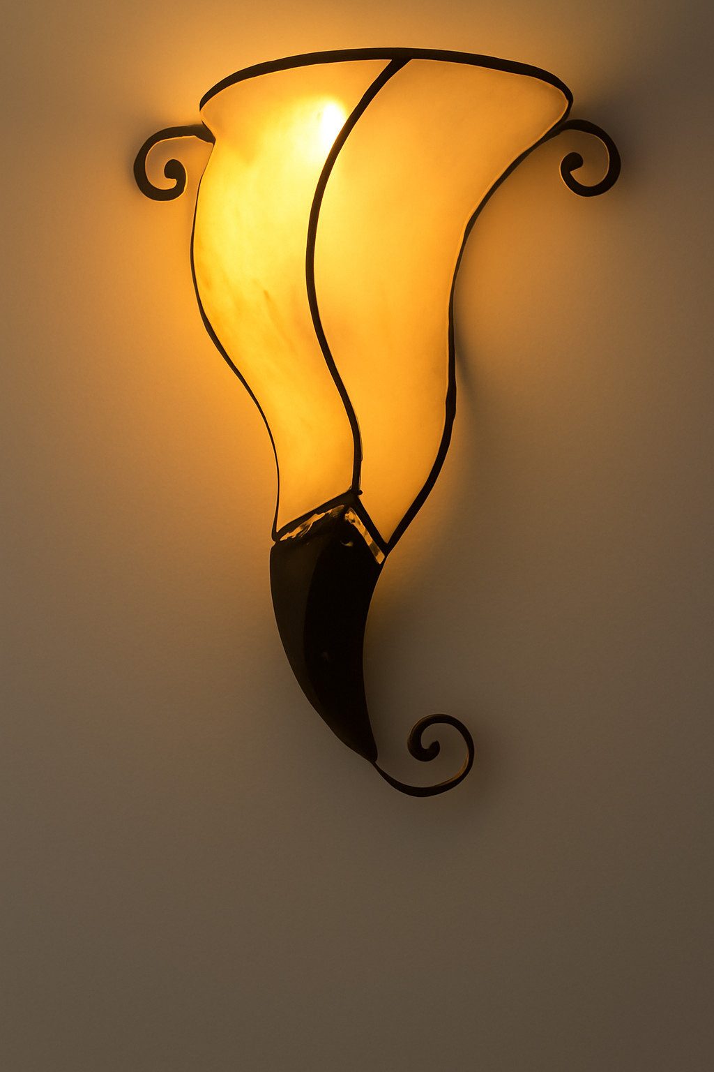 Marrakesch Orient & Mediterran Interior Wandleuchte Orientalische Wandlampe Kurkuma Lampe aus Ziegenleder in Natur 48 cm, Handarbeit