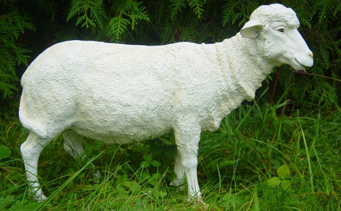 Xlmoebel Skulptur Stehende Schaf-Figur aus wetterfestem Material für den Garten (Skulptur), Hergestellt in Europa