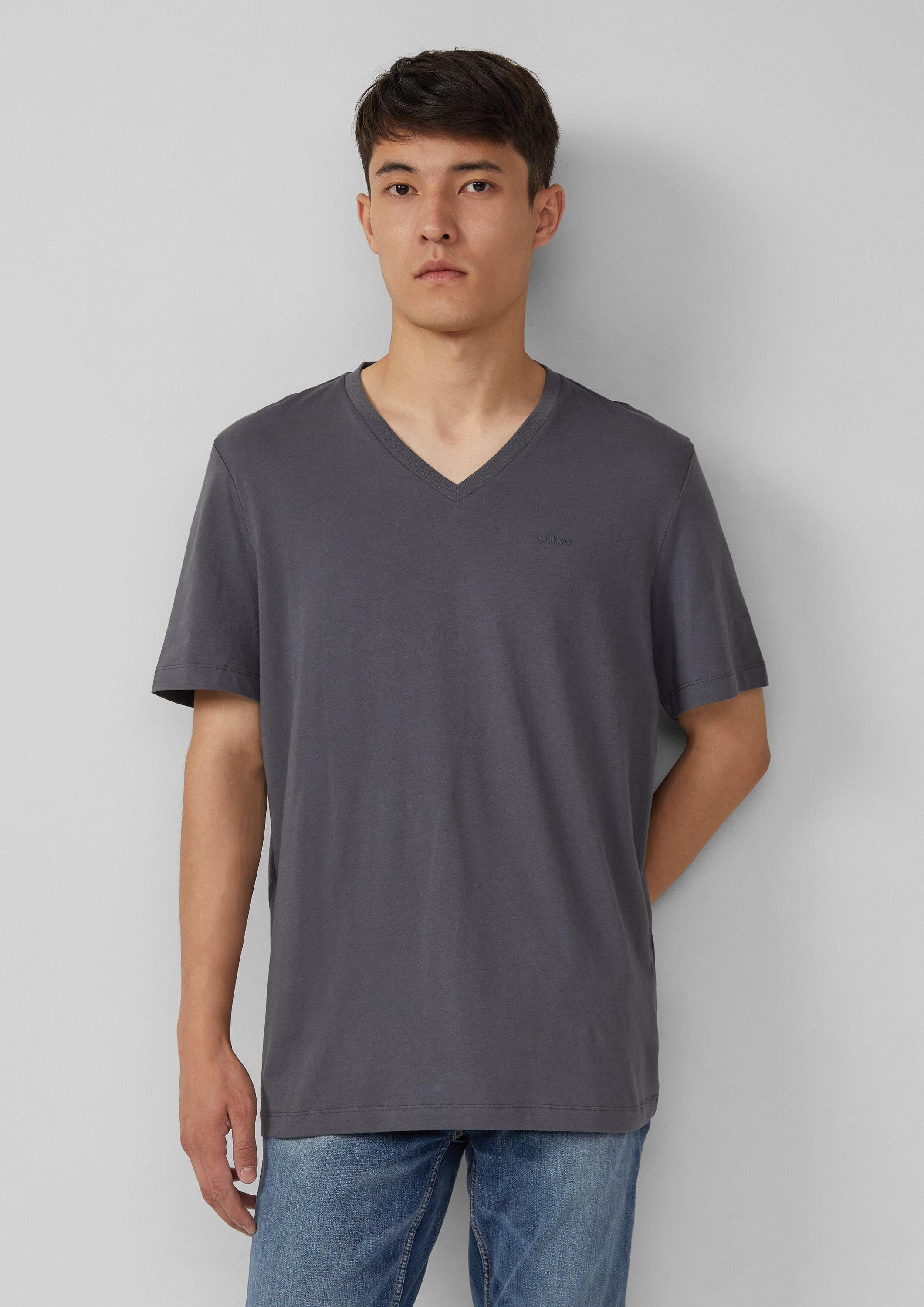 s.Oliver Kurzarmshirt T-Shirt Baumwoll-T-Shirt mit V-Ausschnitt und Logopri günstig online kaufen