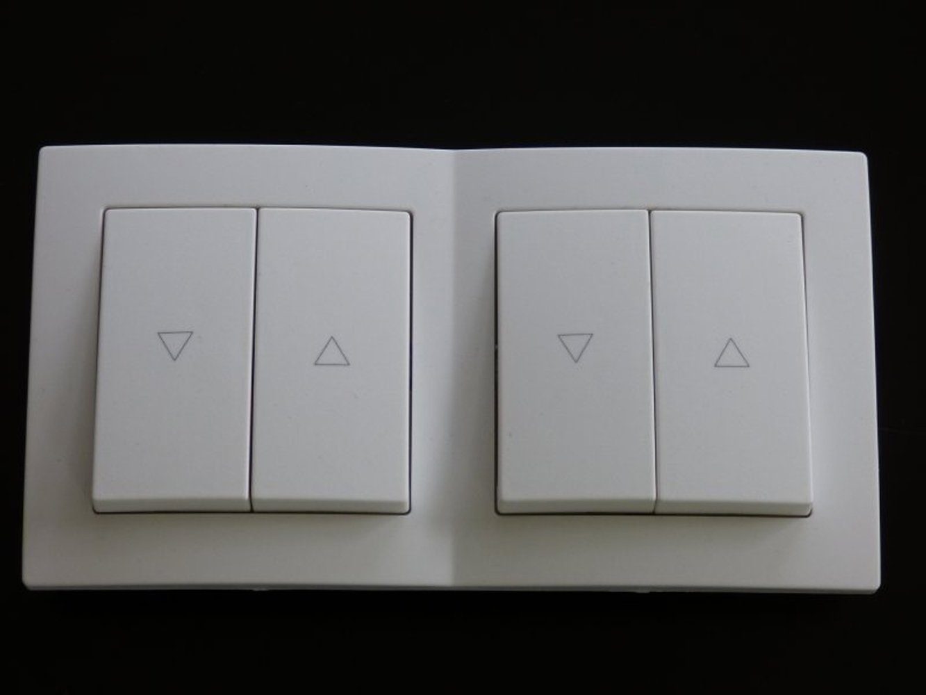Lichtideen Schalter 7922 Levina Kunststoff 2 x Jalousie Taster weiß (Taster, Schalter, Anennendose, Steckdose mit USB lieferbar)