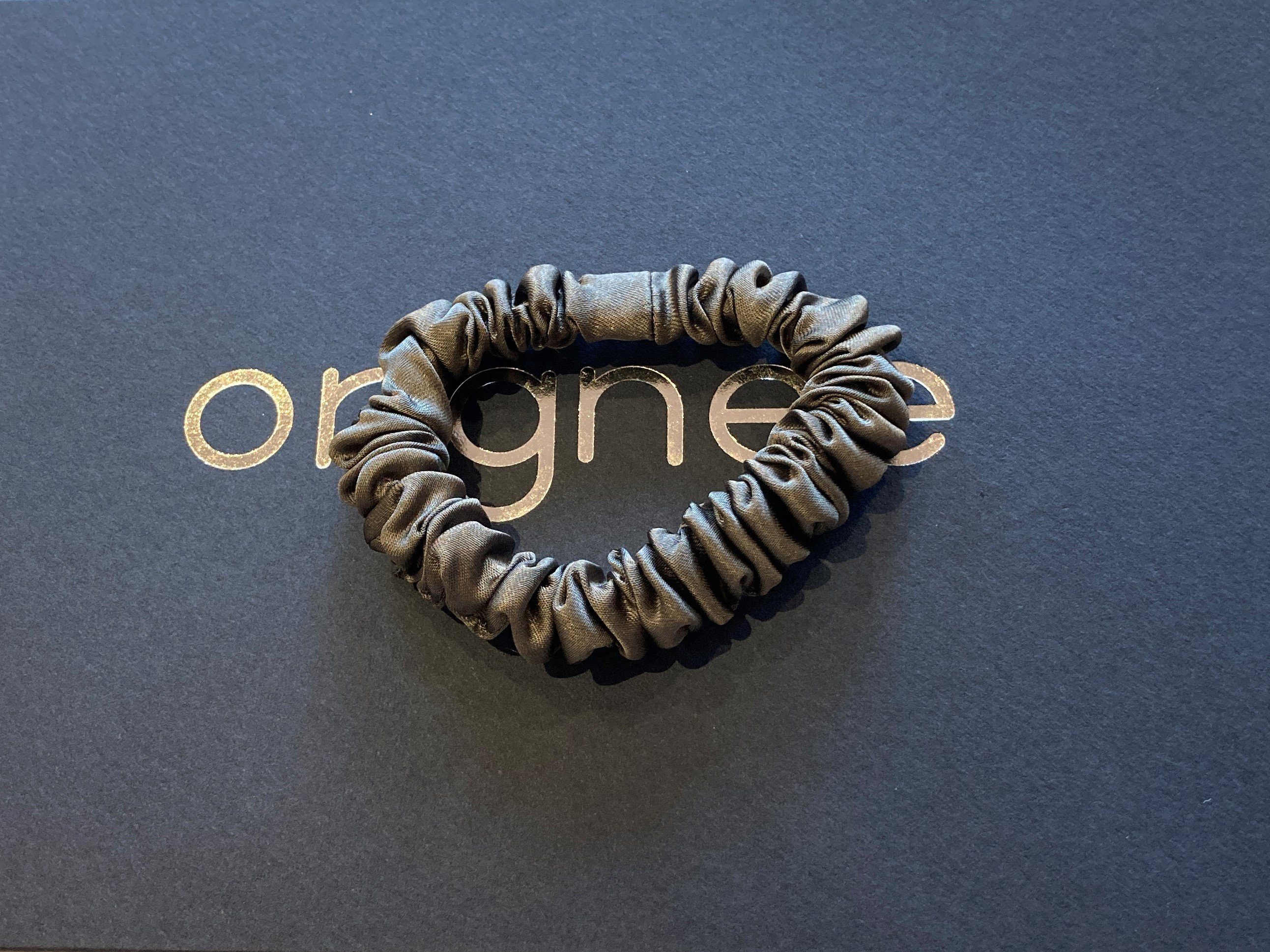 orignee Haargummi Seiden Scrunchies 4er Set, 100% Maulbeerseide, kein Knick,(2×L + 2×S), 4-tlg., 2 Sets – insgesamt 4 Scrunchies (je 1 groß + 1 klein), 100% Maulbeerseide (6A Qualität)