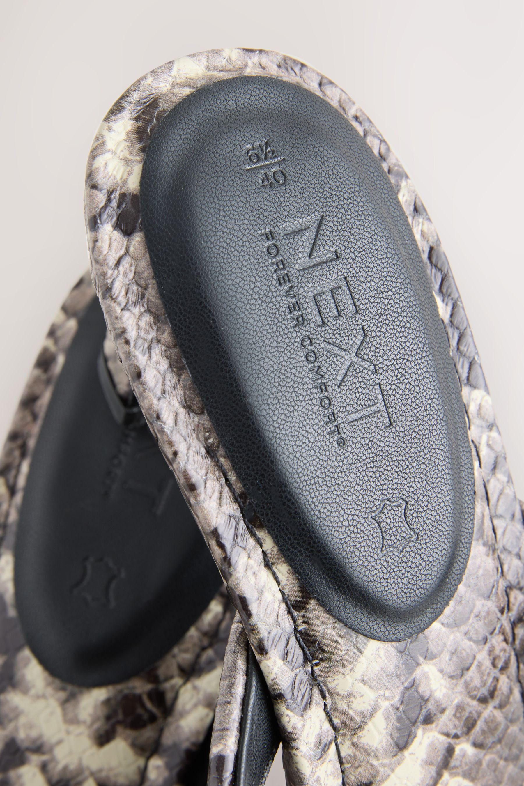 Next Forever Comfort® Zehentrenner aus Leder mit Absatz Zehentrenner (1-tlg)