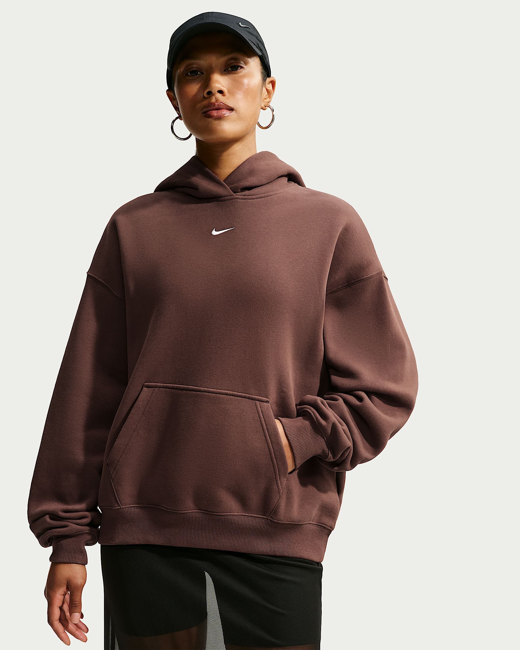 Nike Sportswear Kapuzensweatshirt W NK STDO FLC MW OS PO HDY mit Kängurutasche, aus angerauter Sweatware, in normaler Länge