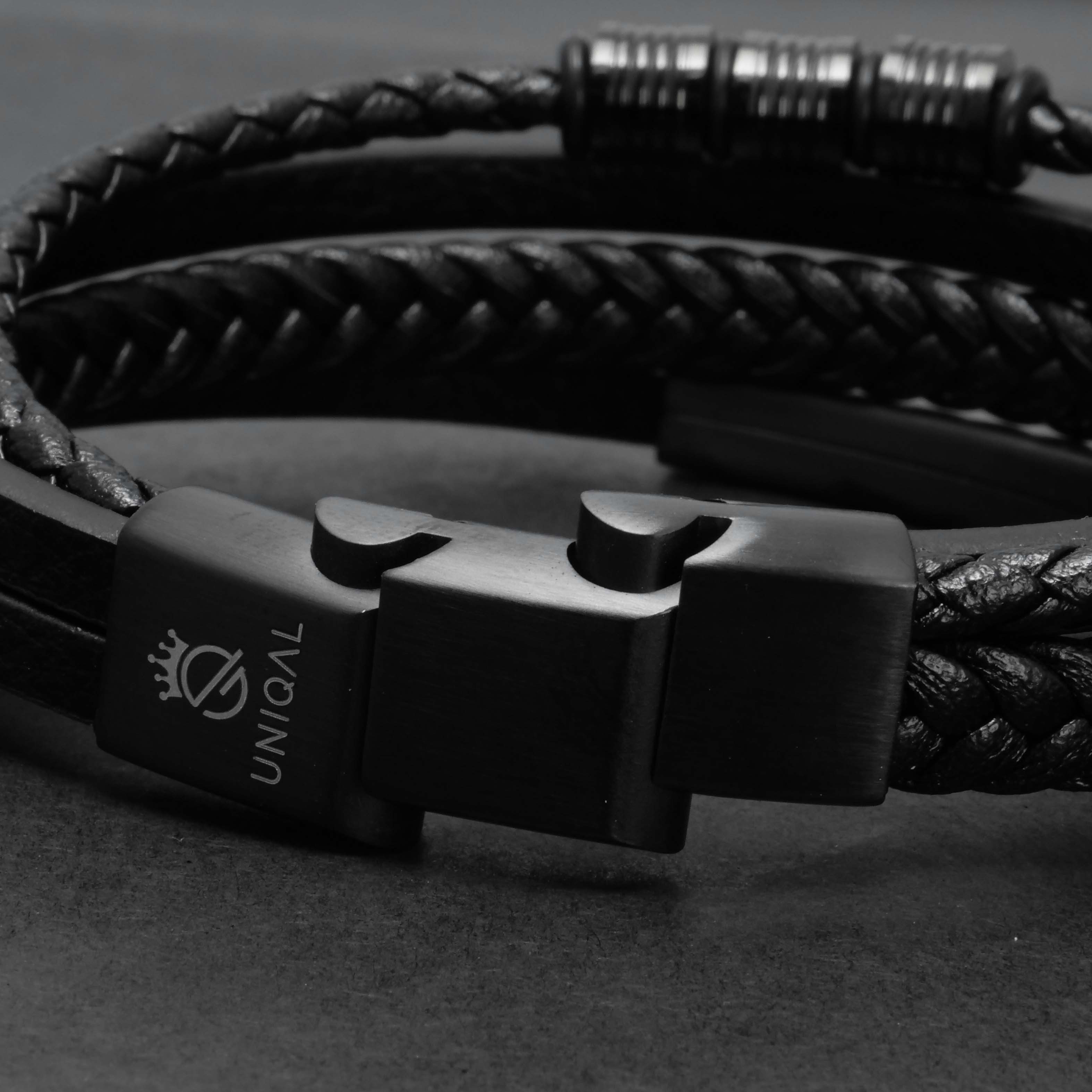 UNIQAL.de Lederarmband Herren "SHAPE" handgefertigt, geflochten, verstellbar (Klassisch, casual, elegant), aus Rindsleder, Edelstahl-Magnetverschluss mit Verlängerungsglied