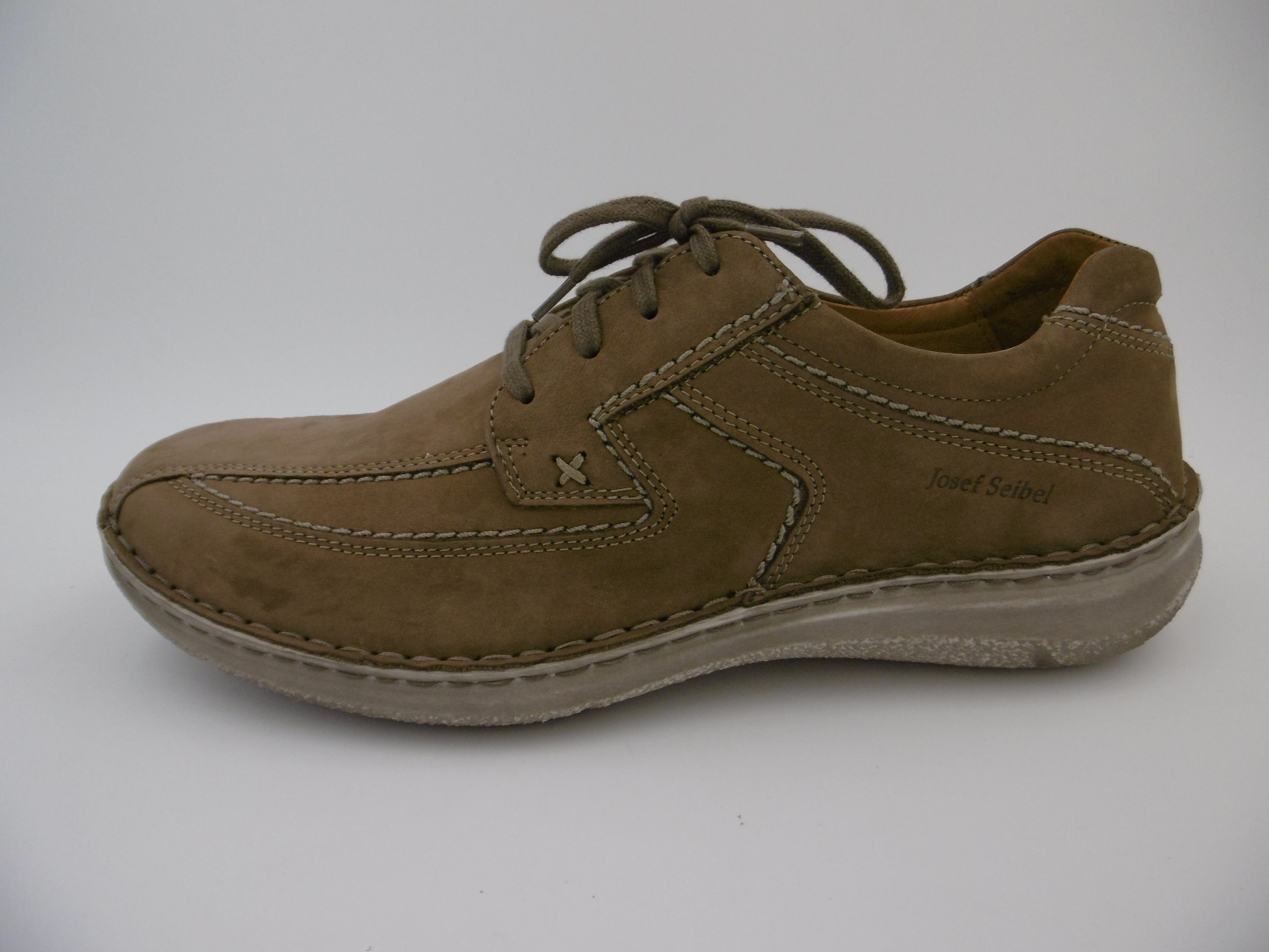 Beige (taupe)