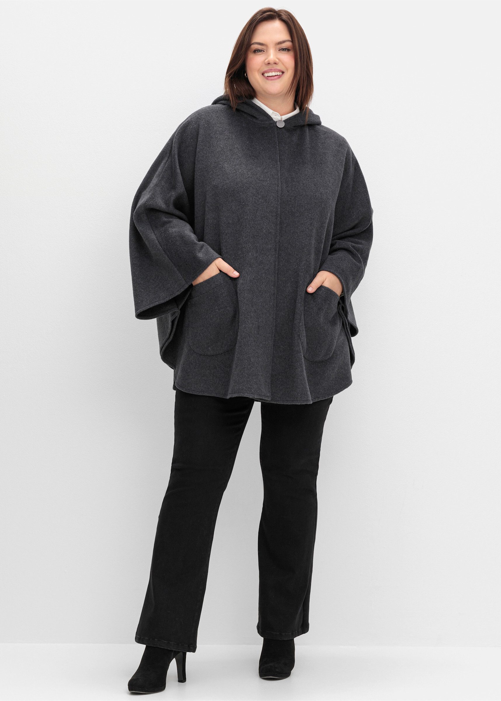 Sheego Allwetterjacke Cape Langarm mit Kapuze und 1-Knopf-Verschluss günstig online kaufen