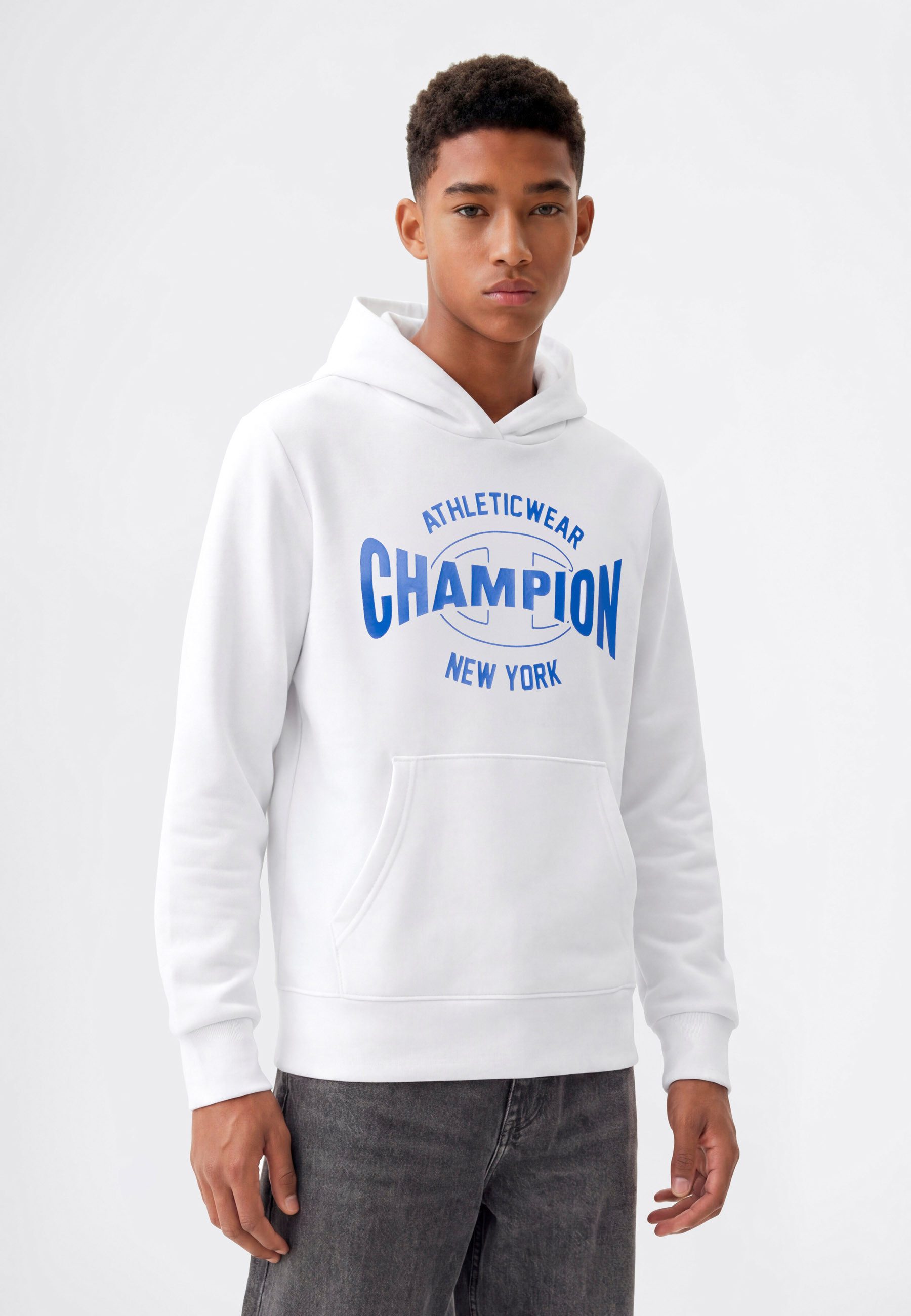 Champion Kapuzensweatshirt SPORTWEAR HOODIE Standard Fit für Kinder und Jugendliche, mit sportlichem Stil, Langarmdesign