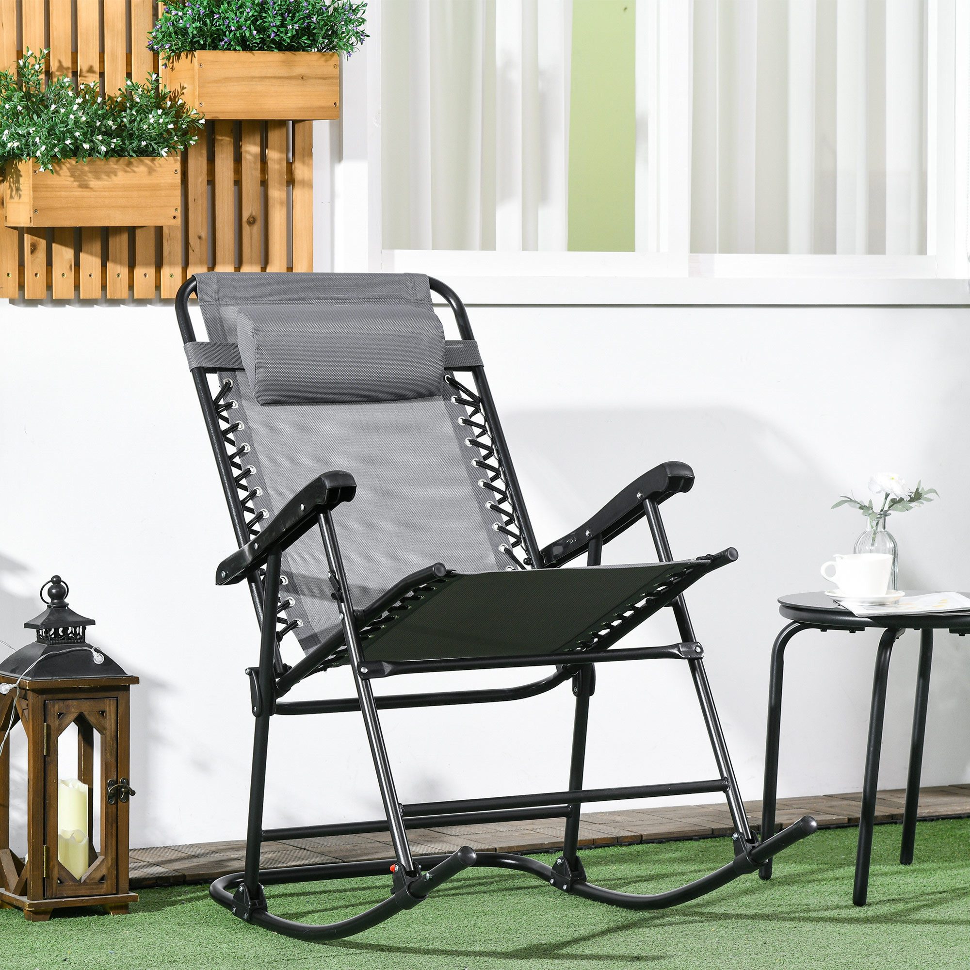 Outsunny Schaukelstuhl Klappbar Gartenstuhl, Schwingstuhl mit Kopfkissen (Schaukelsessel mit Kopfkissen, 1 St), für Garten, Balkon, Hellgrau 95 x 64 x 106 cm