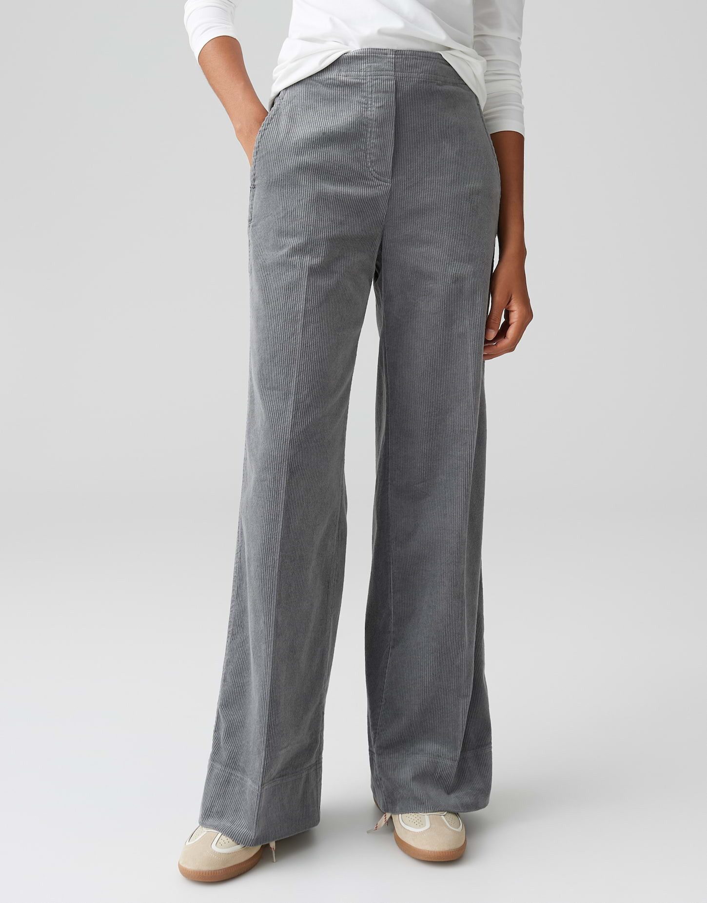 OPUS Cordhose MILENI CARGO Wide Leg aus Cord weiter, gerader Beinverlauf, weicher Griff, samtige Oberfläche