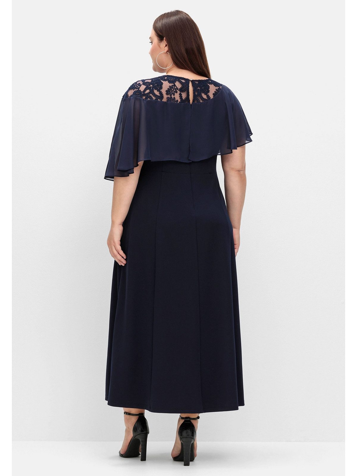 Sheego Abendkleid Große Größen mit Cape aus Spitze, in Midilänge