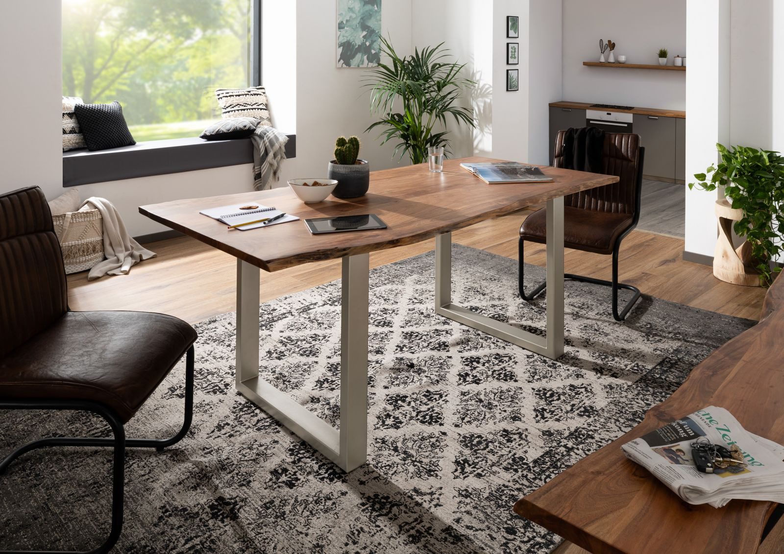 Massivmoebel24 Baumkantentisch FREEFORM (Baumtisch Akazie 120x90x76 günstig online kaufen