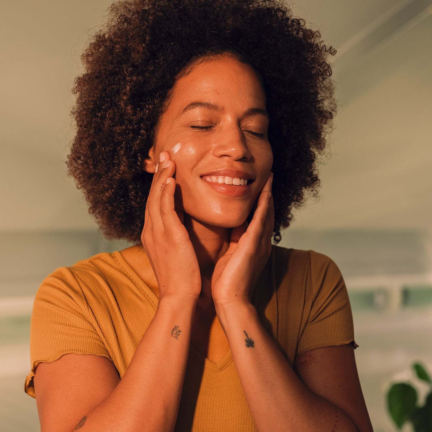 JUNGLÜCK Tagescreme Hyaluron Creme Leicht - Tages- & Nachtpflege, 1-tlg., Leichte Feuchtigkeitspflege besonders für ölige und unreine Haut