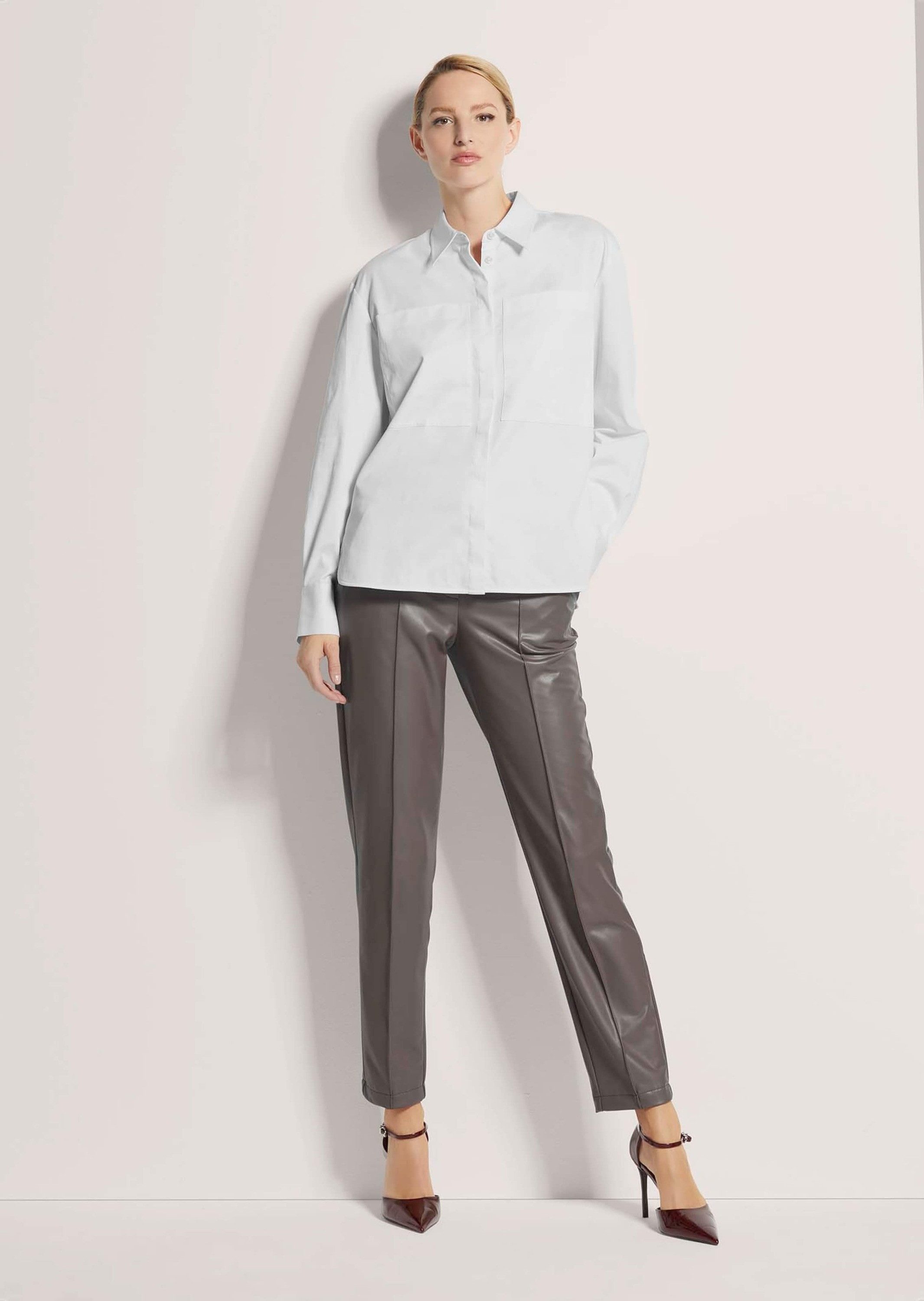 MADELEINE Hemdbluse Modische Bluse mit verdeckter Knopfleiste Oversize-Bluse mit Hemdkragen, Taschen und langen Ärmeln