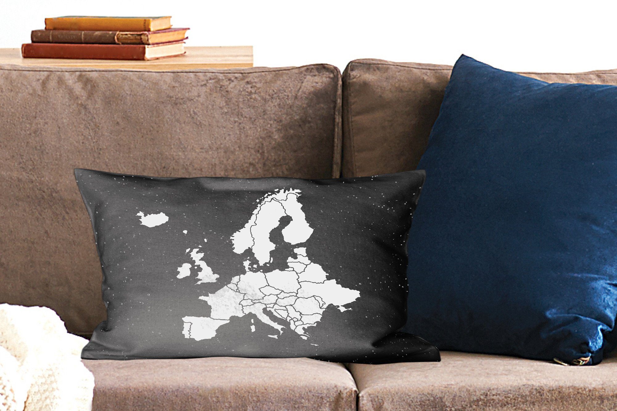 MuchoWow Dekokissen Europakarte auf Sternenhintergrund - Zierkissen, Aquarell Dekoration, mit Wohzimmer Dekokissen Füllung, in schwarz-weiß, Schlafzimmer