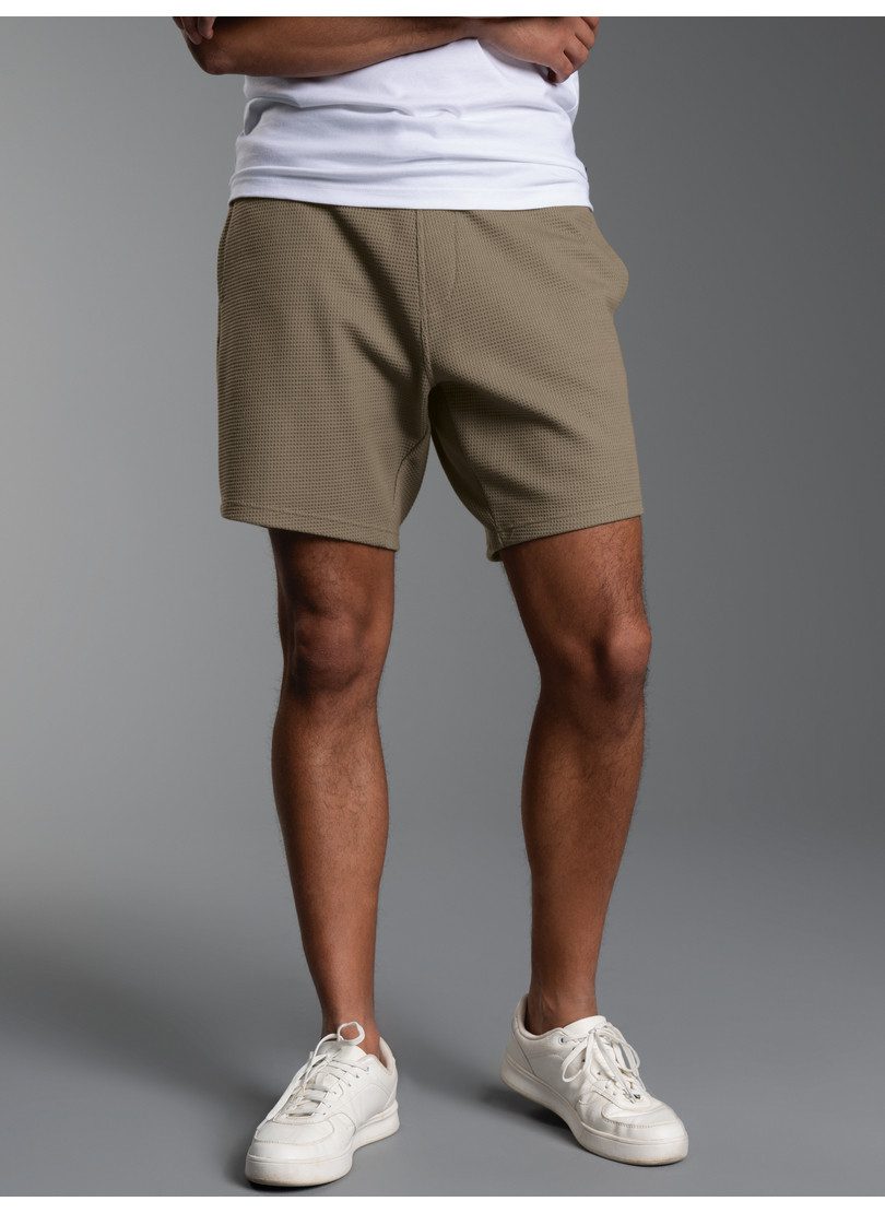 Trigema Bermudas TRIGEMA Shorts in Waffel-Optik (1-tlg)