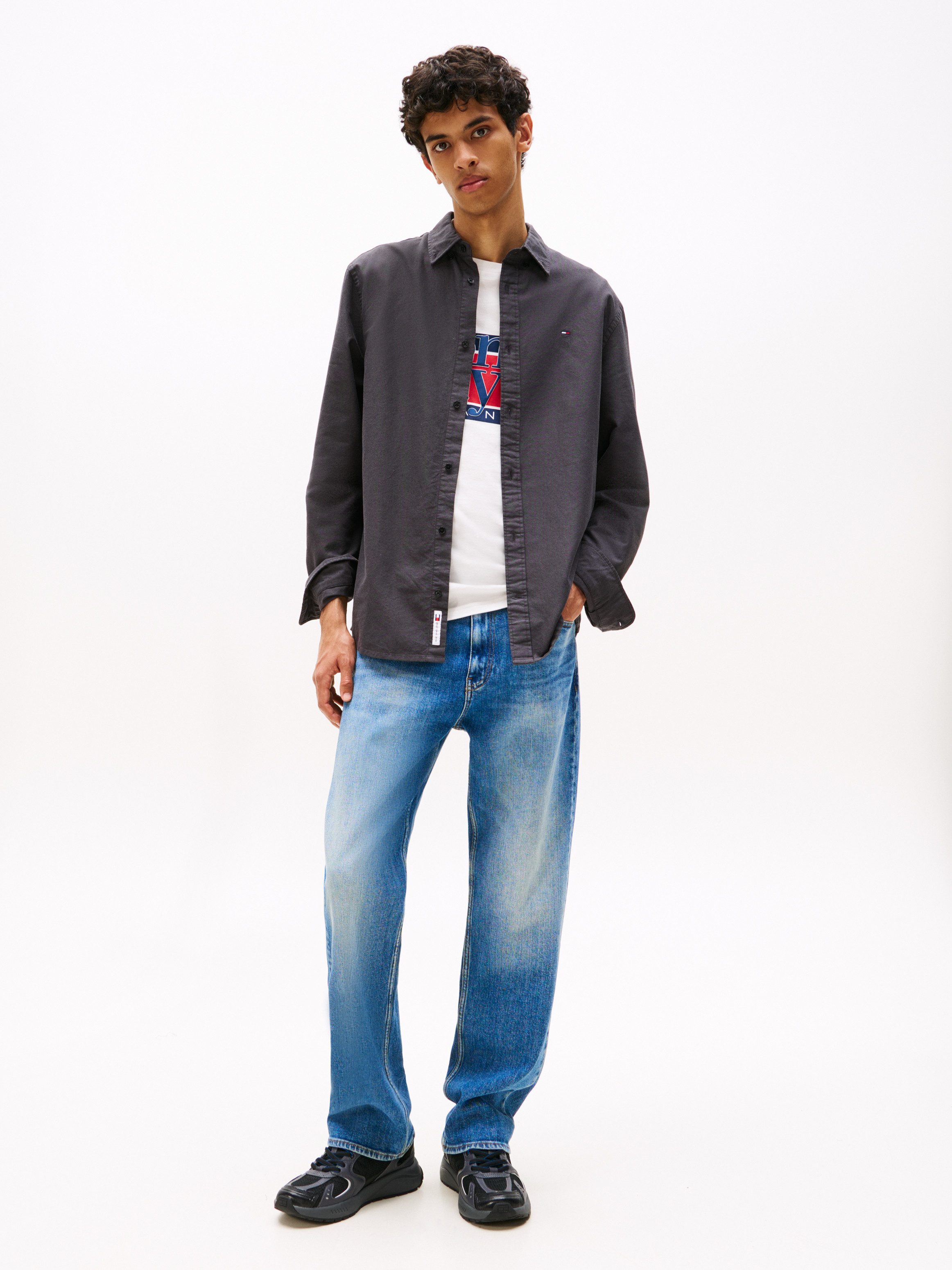 Tommy Jeans Langarmhemd TJM REGULAR OXFORD mit Rundhalsausschnitt, Button-down-Kragen