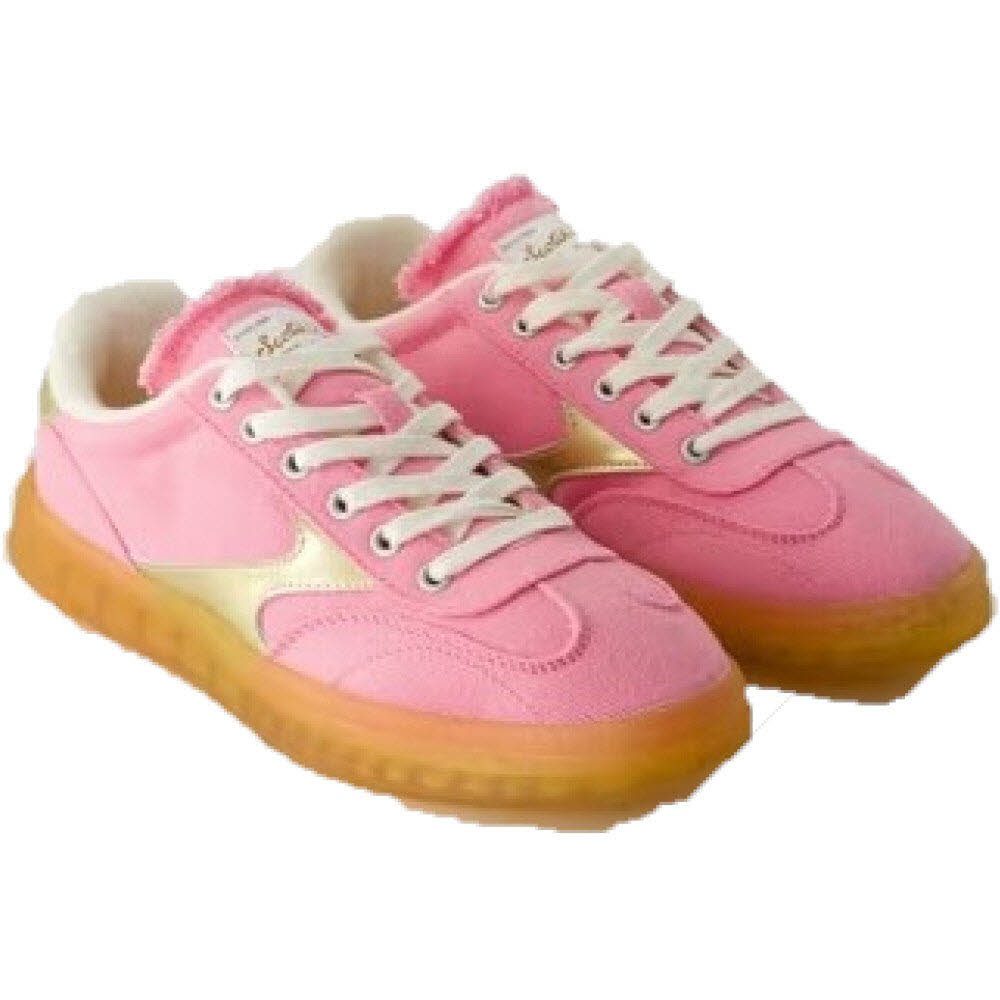 Nixie Sneaker