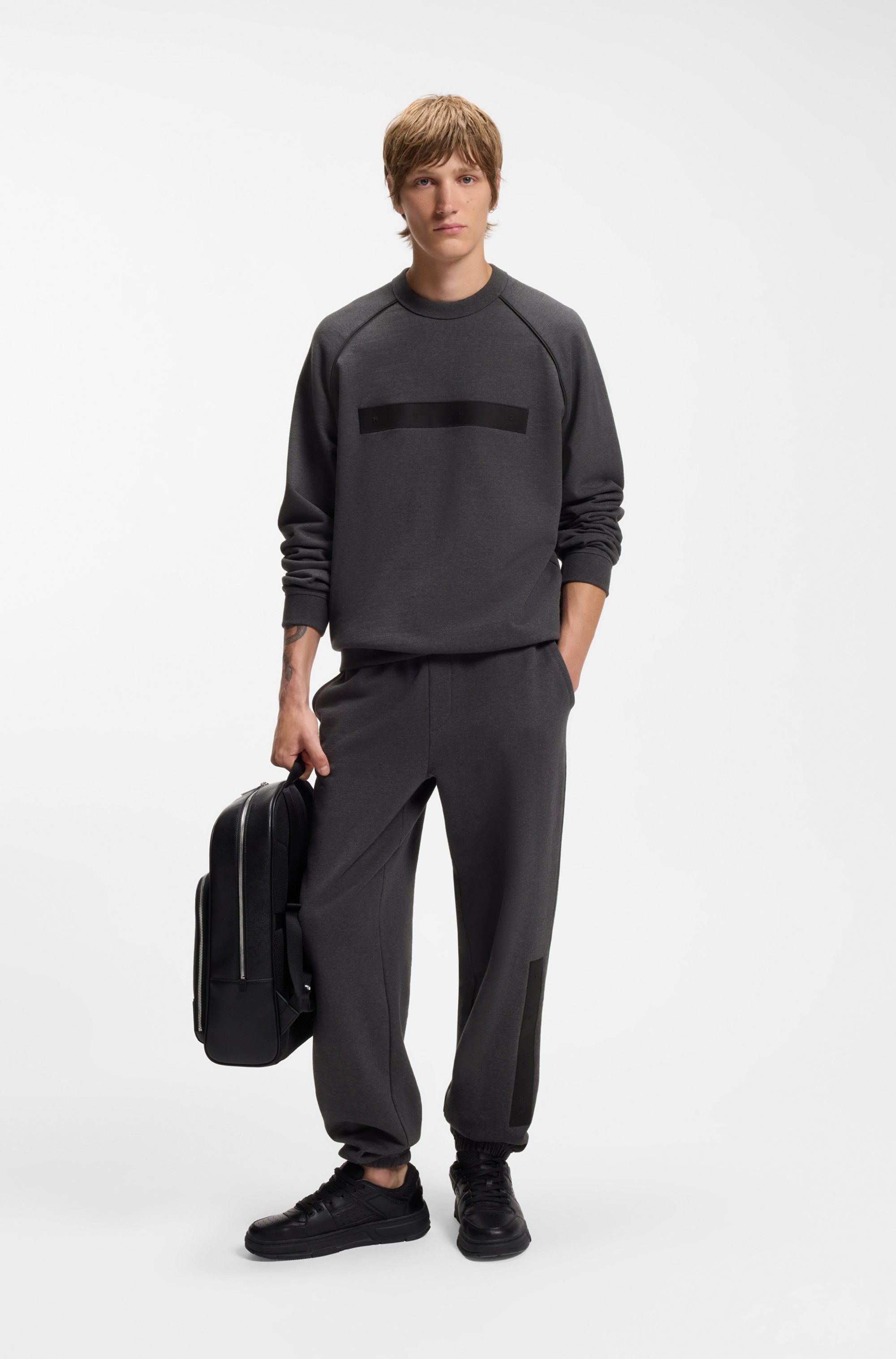 HUGO Sweatshirt Dalim Rundhalsausschnitt, Relaxed Fit, großer Badge