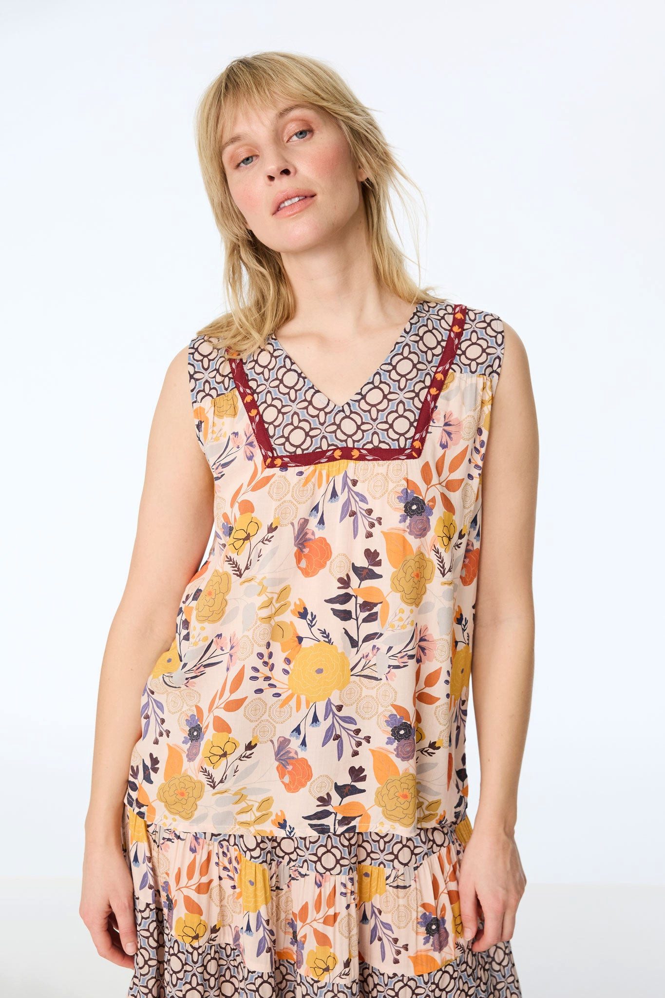 Himalaya Clothing Shirttop Ärmellose Bluse mit geometrischem Muster - Bluse Damen aus Viskose Luftiges Blusentop mit weichem, fließendem Fall und Ornament-Mix – Bild 2 von 4