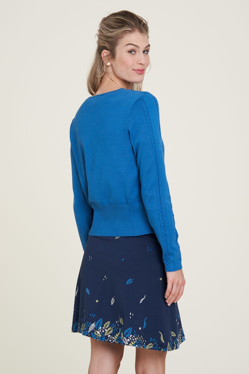 Tranquillo Strickjacke Damen TAILLIERTE STRICKJACKE Riverside aus Biobaumwolle extrabreiter Rippsaum