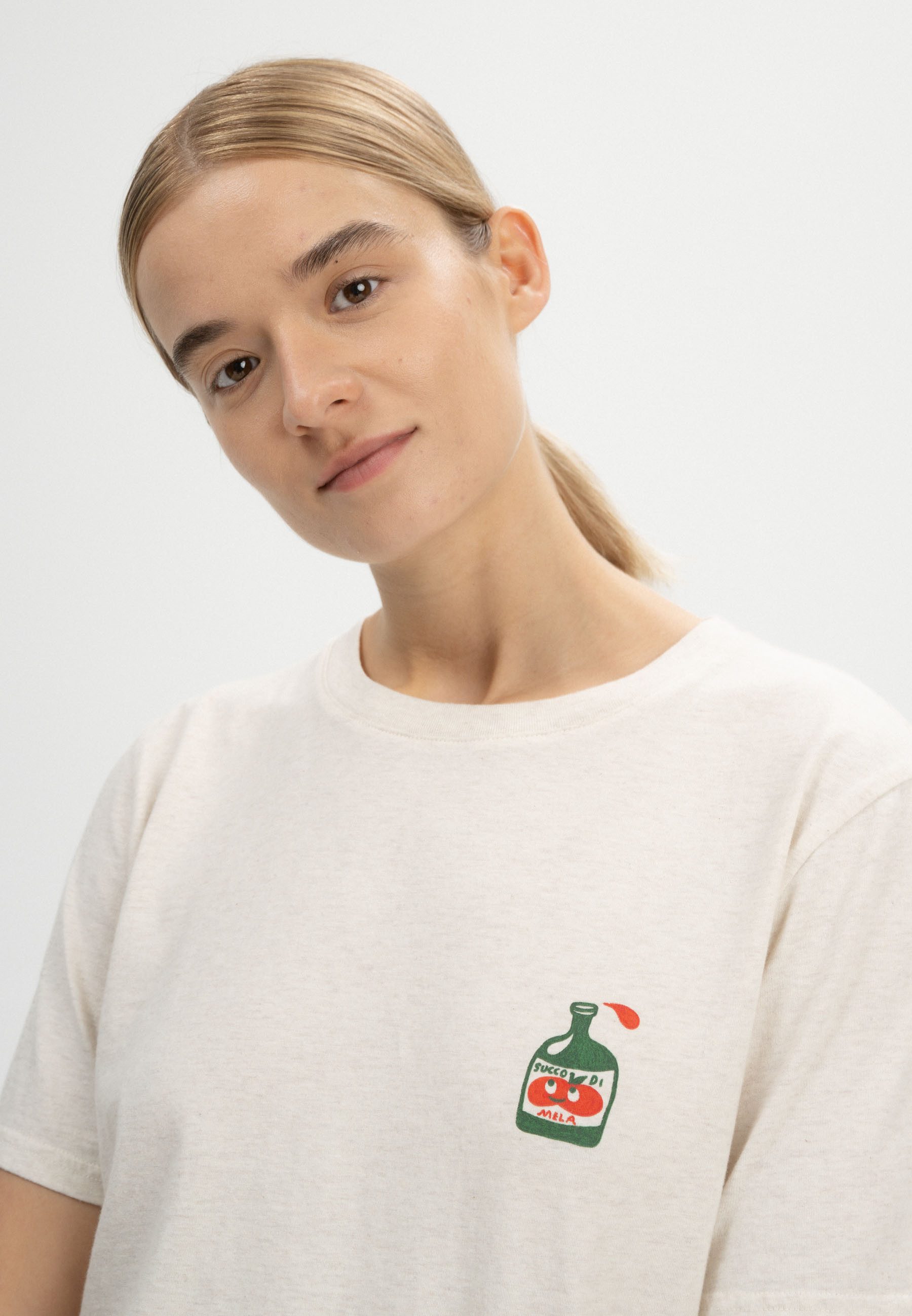 MELA Kurzarmshirt T-Shirt Style Artist Edition Josha Fein gerippter Kragen