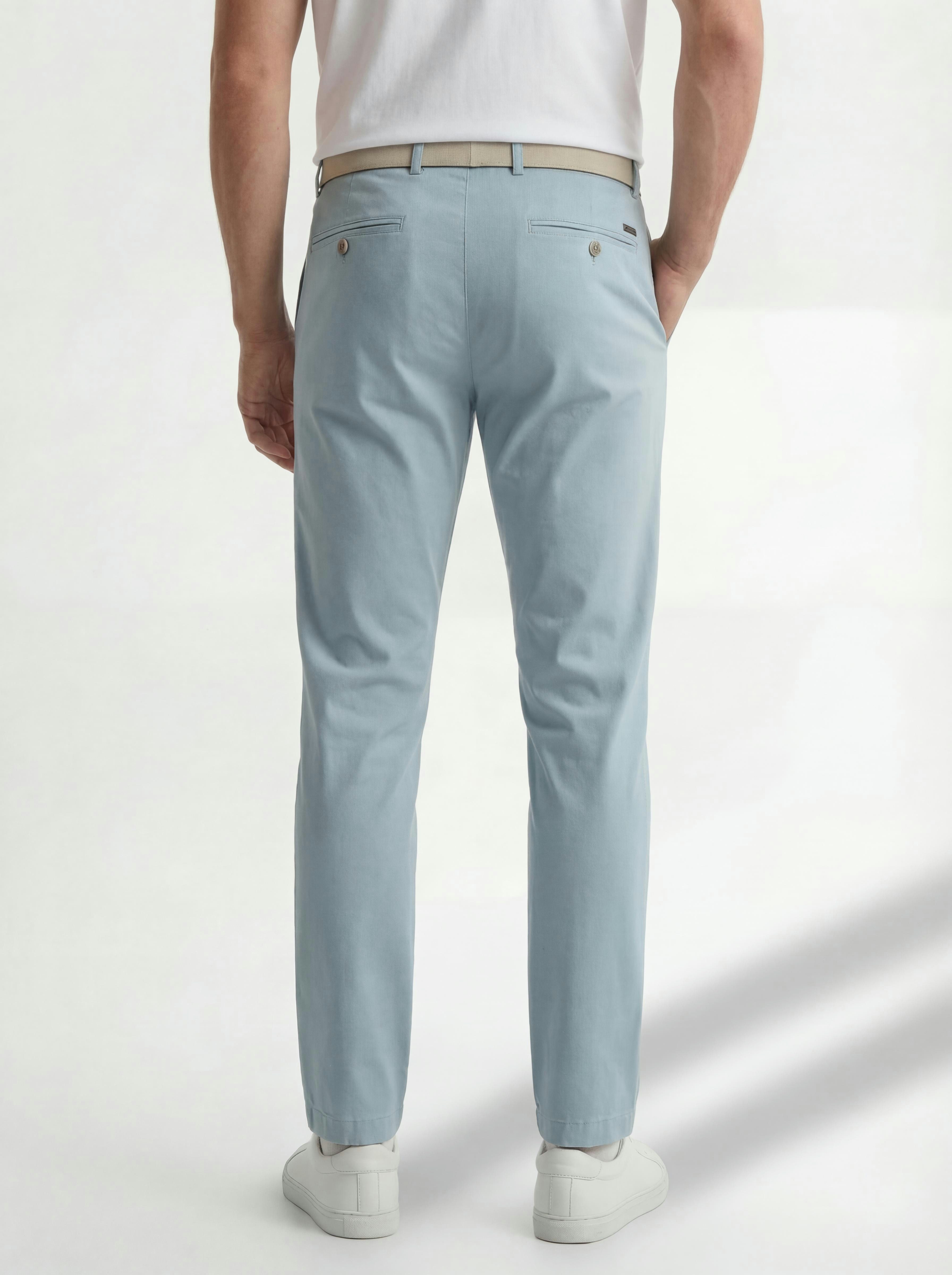 Hiltl Chinos Taura Chino Hose Herren Slim Fit Summer Popeline, hellblau, 50 leichte atmungsaktive Sommerhose aus Baumwolle mit Lyocell und Stretch