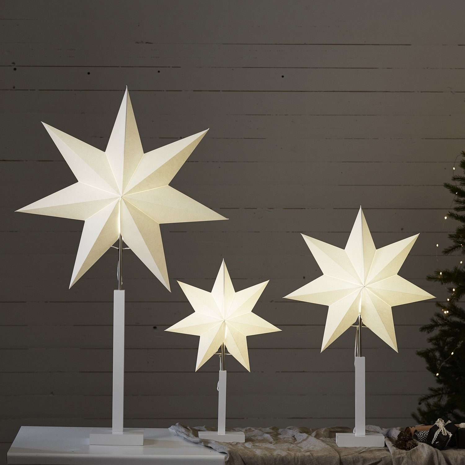 STAR TRADING LED E14 Stern 7-zackig Kabel Weihnachtsstern Papierstern stehend weiß 43cm inkl