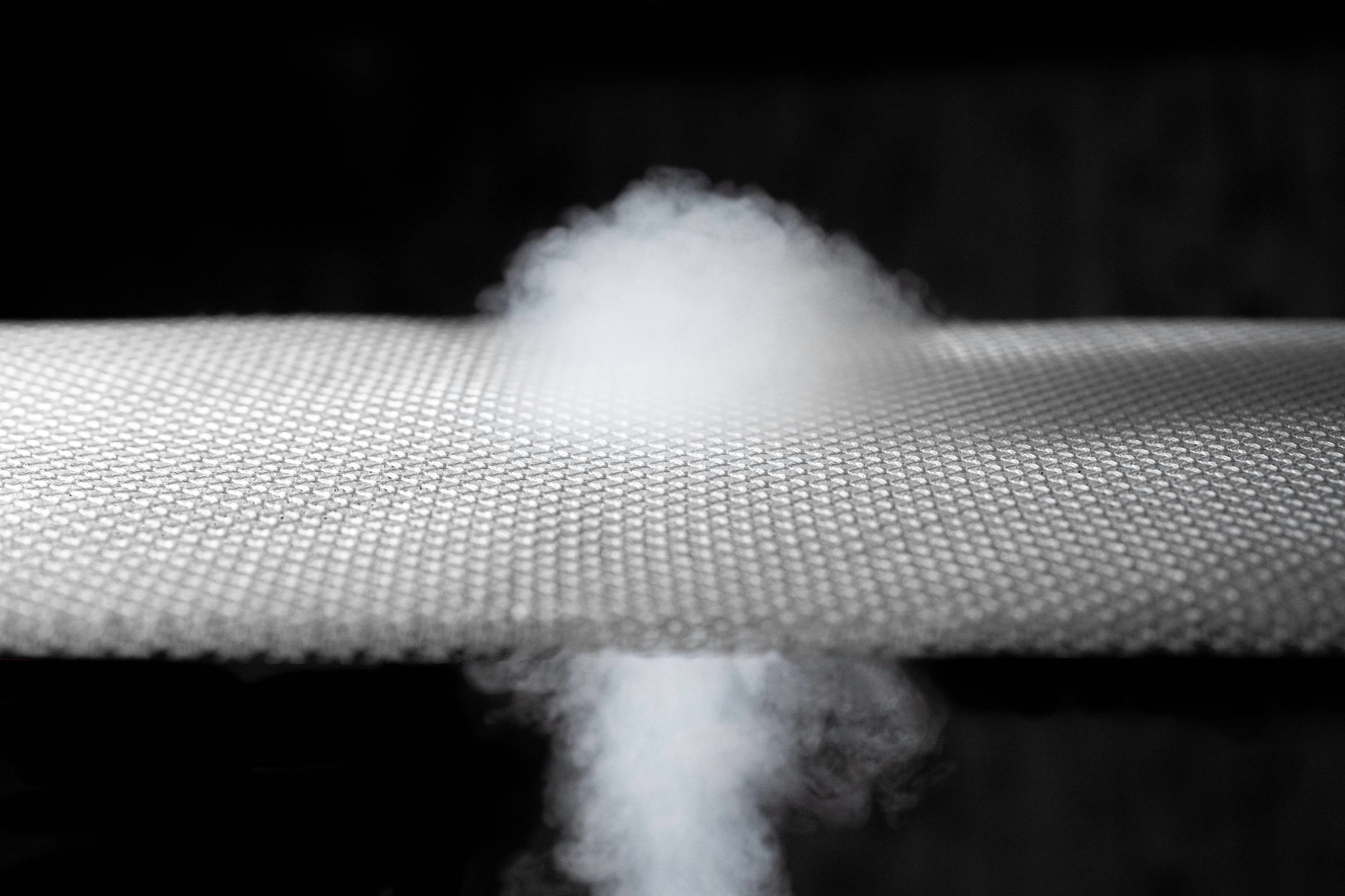 Matratzenschoner Matnext Airflow 10mm 3D Mesh – Atmungsaktive Matratzenunterlage matnext, Matnext Airflow: Atmungsaktiv, zuschneidbar, schützt vor Schimmel.