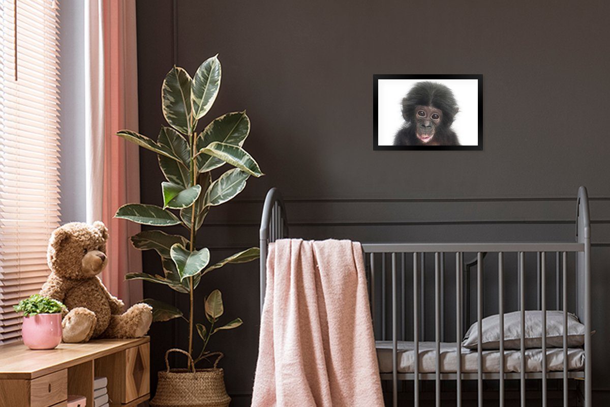 MuchoWow Poster Affe - Natur Gerahmtes Bilderrahmen - Bilder, Wanddeko, (1 Wandposter, - Schimpanse, Tiere Schwarzem Poster, St)
