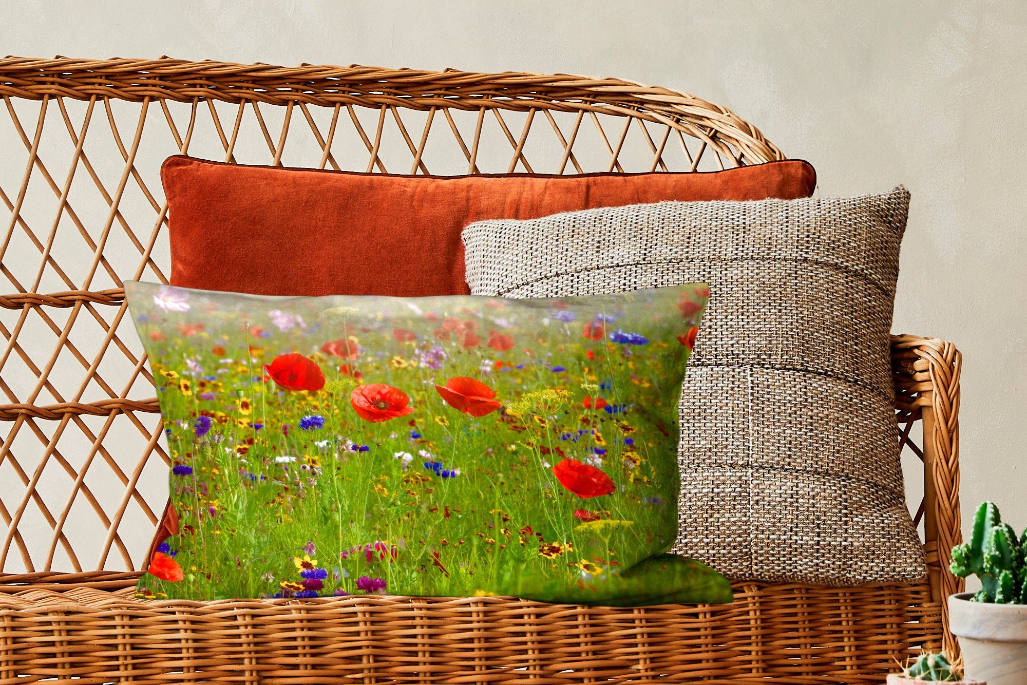 Dekokissen Dekokissen Dekoration, Füllung, Frühling MuchoWow Rot Grün, - - - Schlafzimmer Blumen Wohzimmer Zierkissen, mit Mohn - Gras -