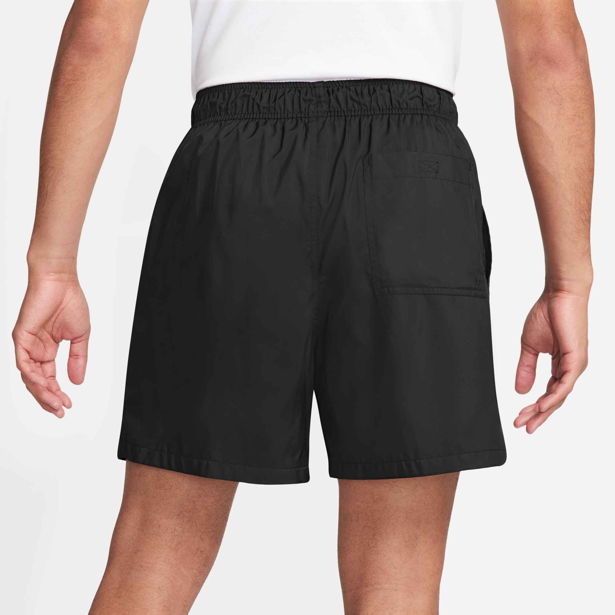 Nike Sportswear Shorts Nike Club Men's Woven Flow Shorts mit Eingrifftaschen und Gesäßtasche, schnell trocknend, pflegeleicht