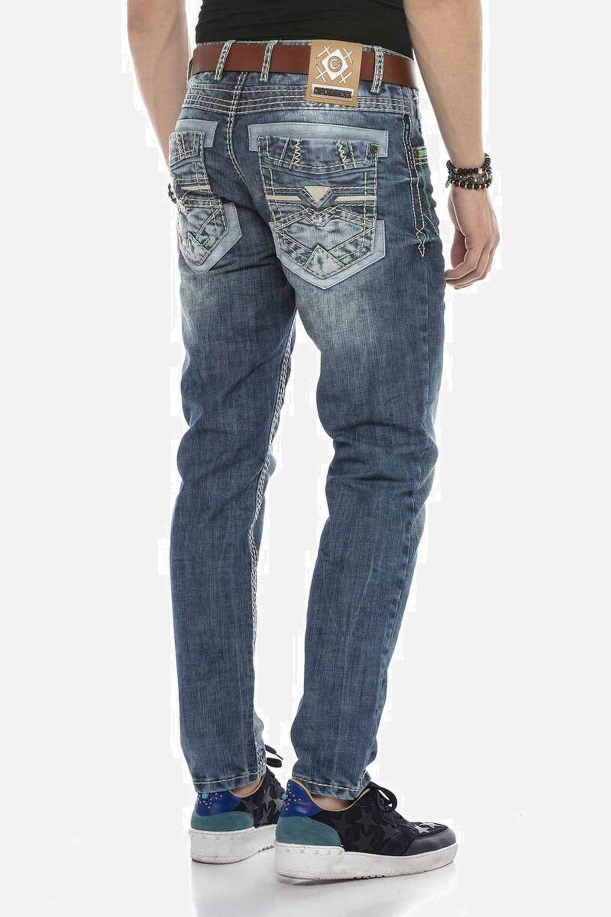Cipo & Baxx Straight-Jeans DENIM bequeme Jeans mit auffälligen Ziernähten, günstig online kaufen