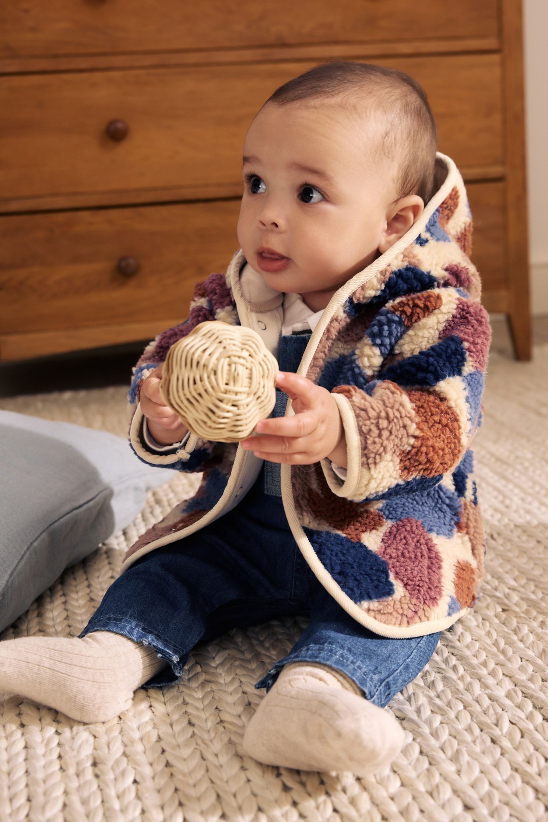 Next Strickjacke Baby Borg-Jacke mit Kapuze (1-tlg) – Bild 4 von 5
